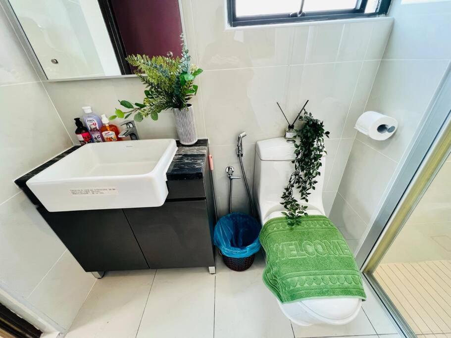 Country Garden Danga Bay Bay Laurel by R9 HomeStay