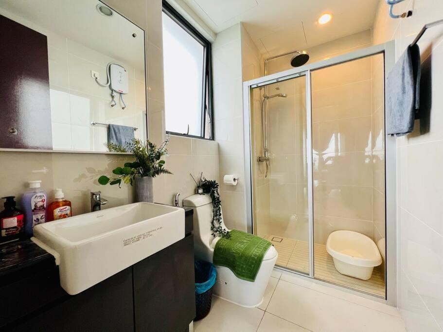 Country Garden Danga Bay Bay Laurel by R9 HomeStay