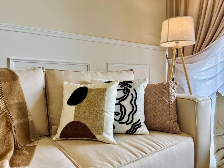 Country Garden Danga Bay Bay Laurel by R9 HomeStay