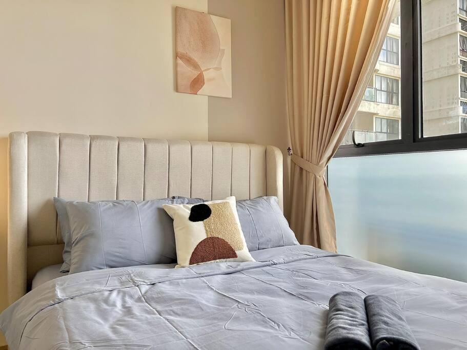 Country Garden Danga Bay Bay Laurel by R9 HomeStay