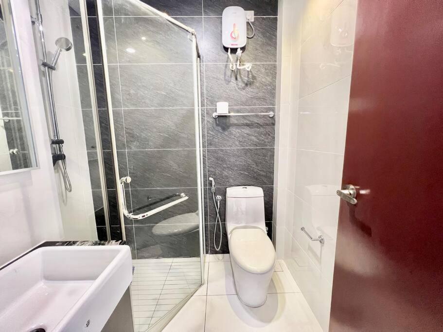 Country Garden Danga Bay Bay Laurel by R9 HomeStay