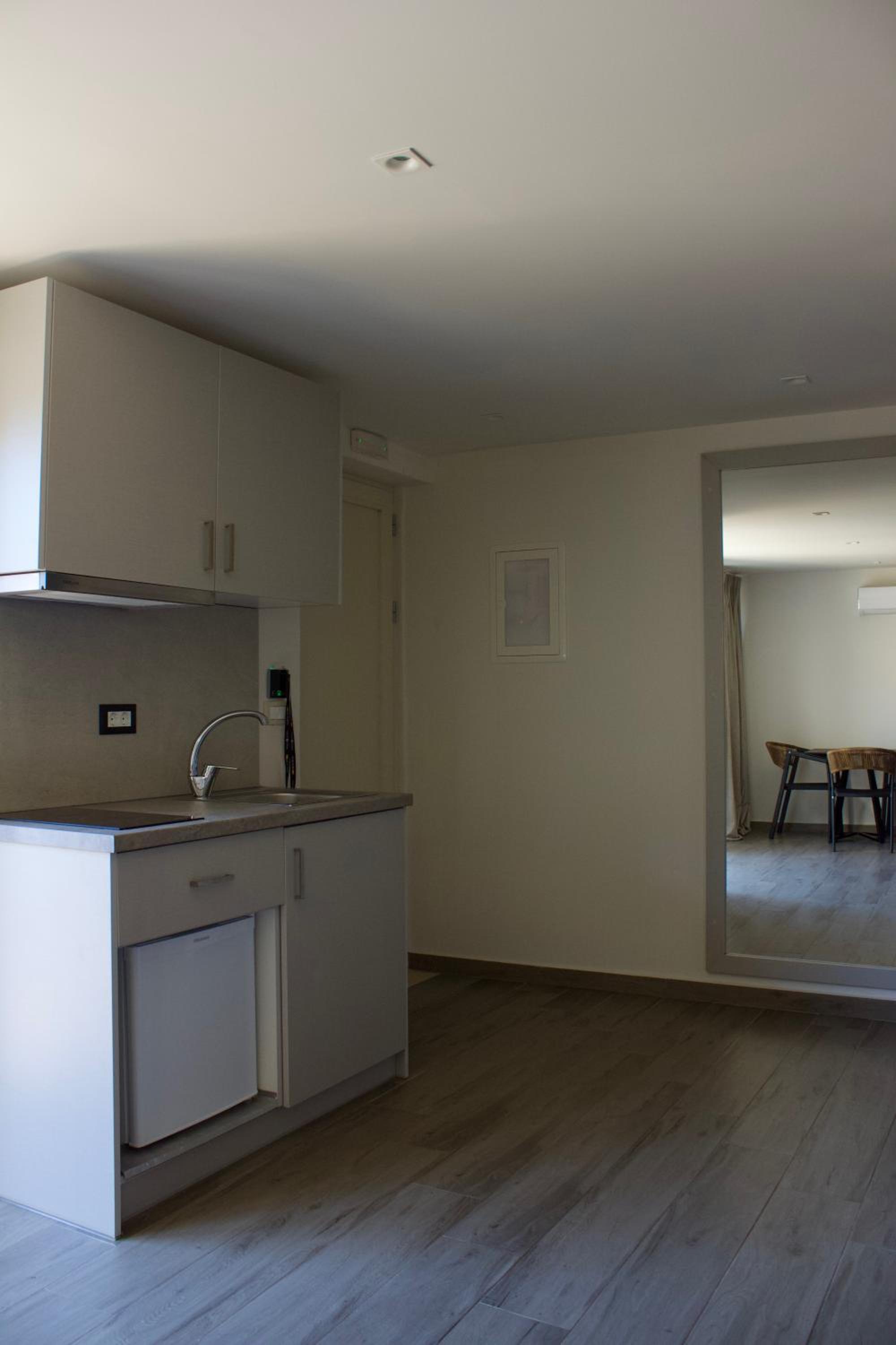 Makris Yialos Apartments
