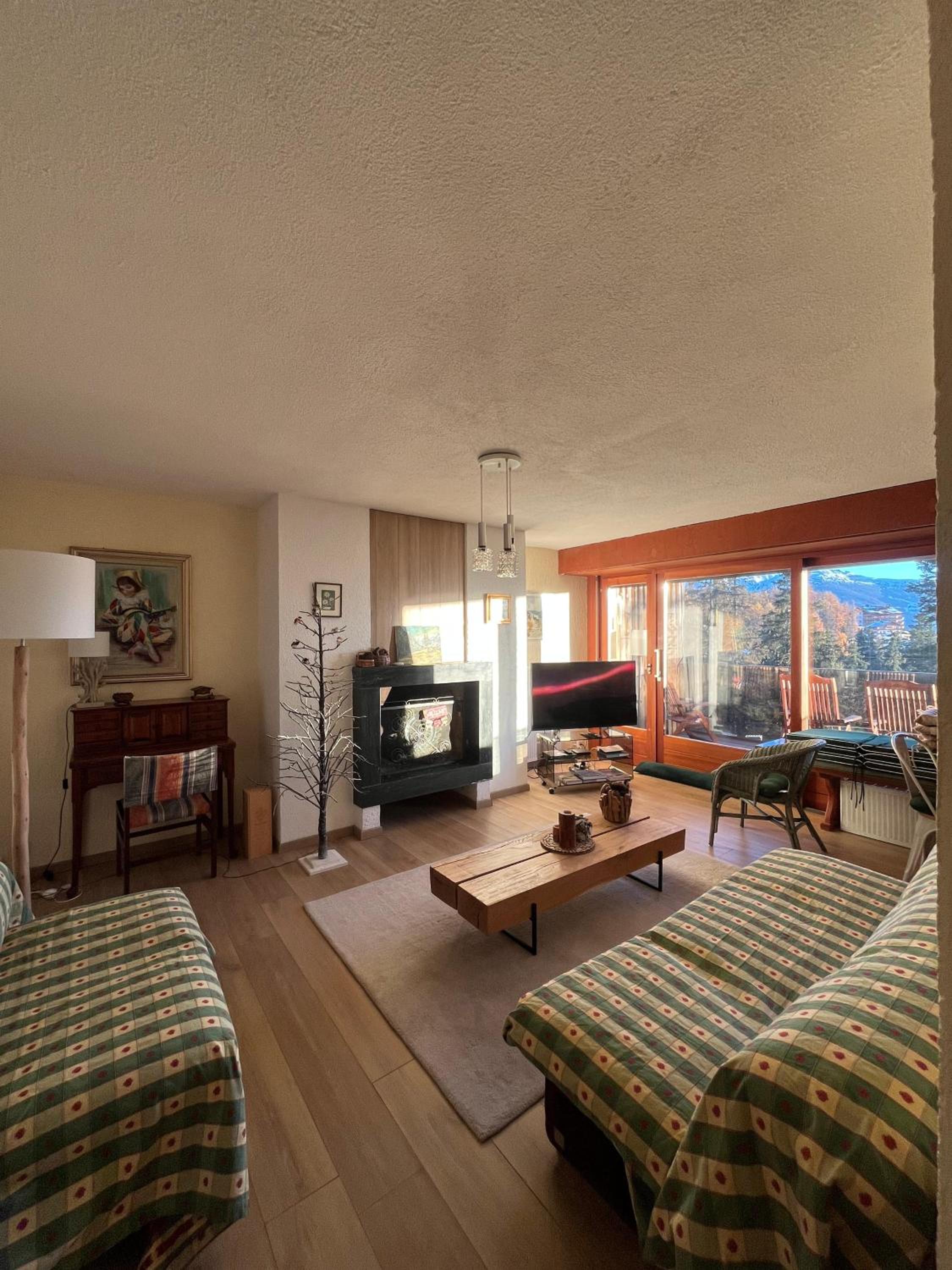 Renovated Mountain View Apartment - Les Eperviers