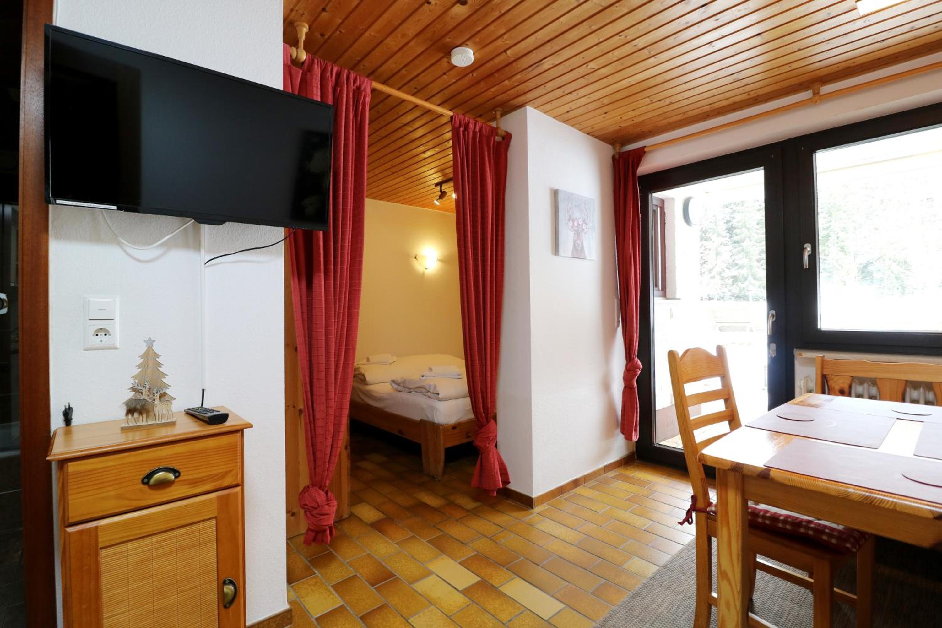 Gästehaus Seewald- Ferienwohnung 3 "Tanne", Schluchsee, Blasiwald view 3
