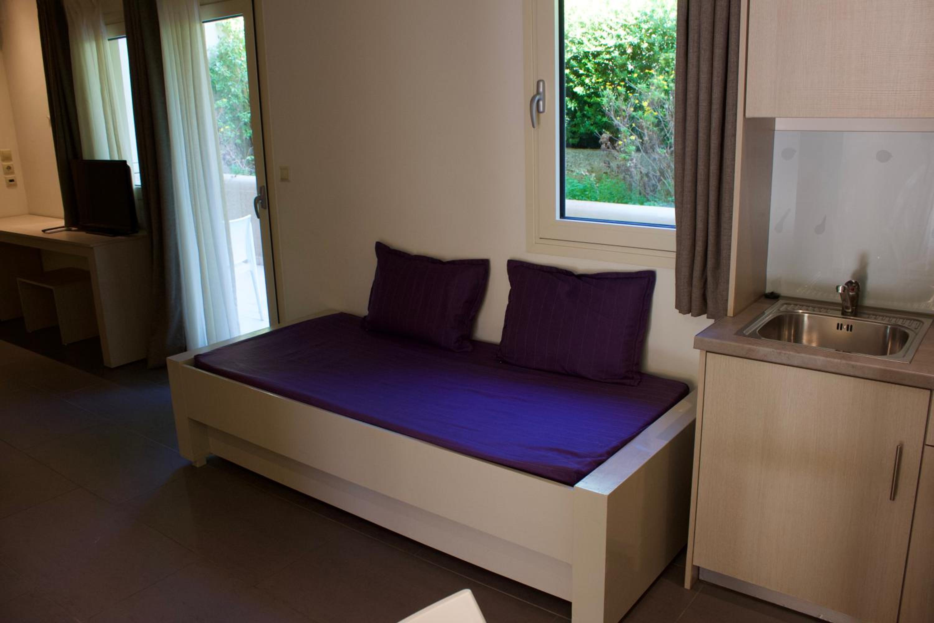 Makris Yialos Apartments