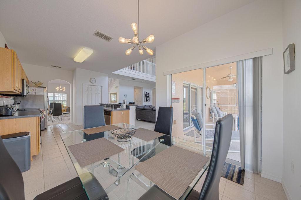 Newly Decorated 2O23 5 Bedroom Private Home