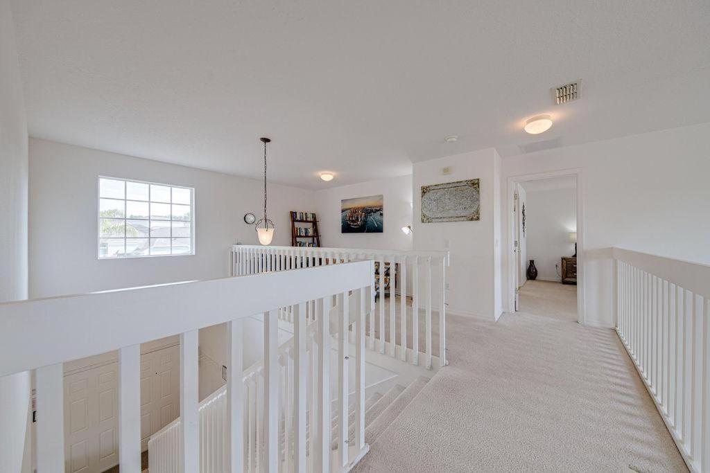 Newly Decorated 2O23 5 Bedroom Private Home