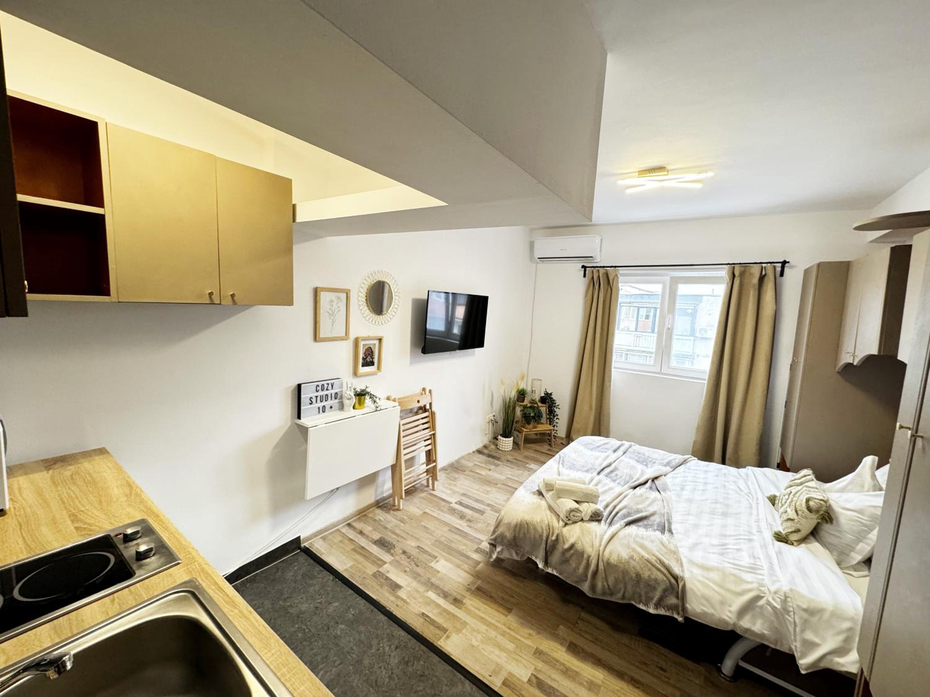 Cozy Studio Retreat - Quiet, Premium Stay