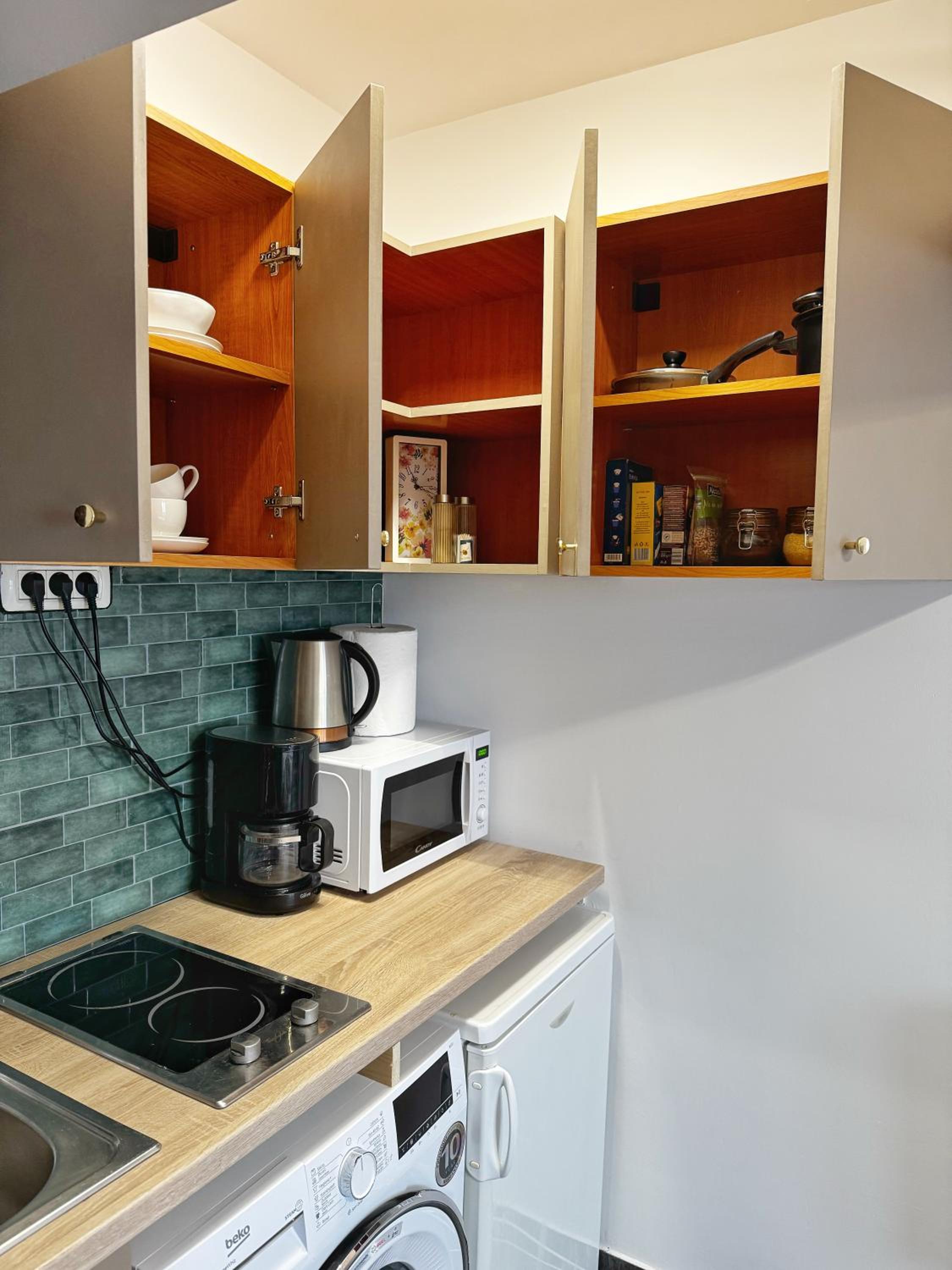Cozy Studio Retreat - Quiet, Premium Stay
