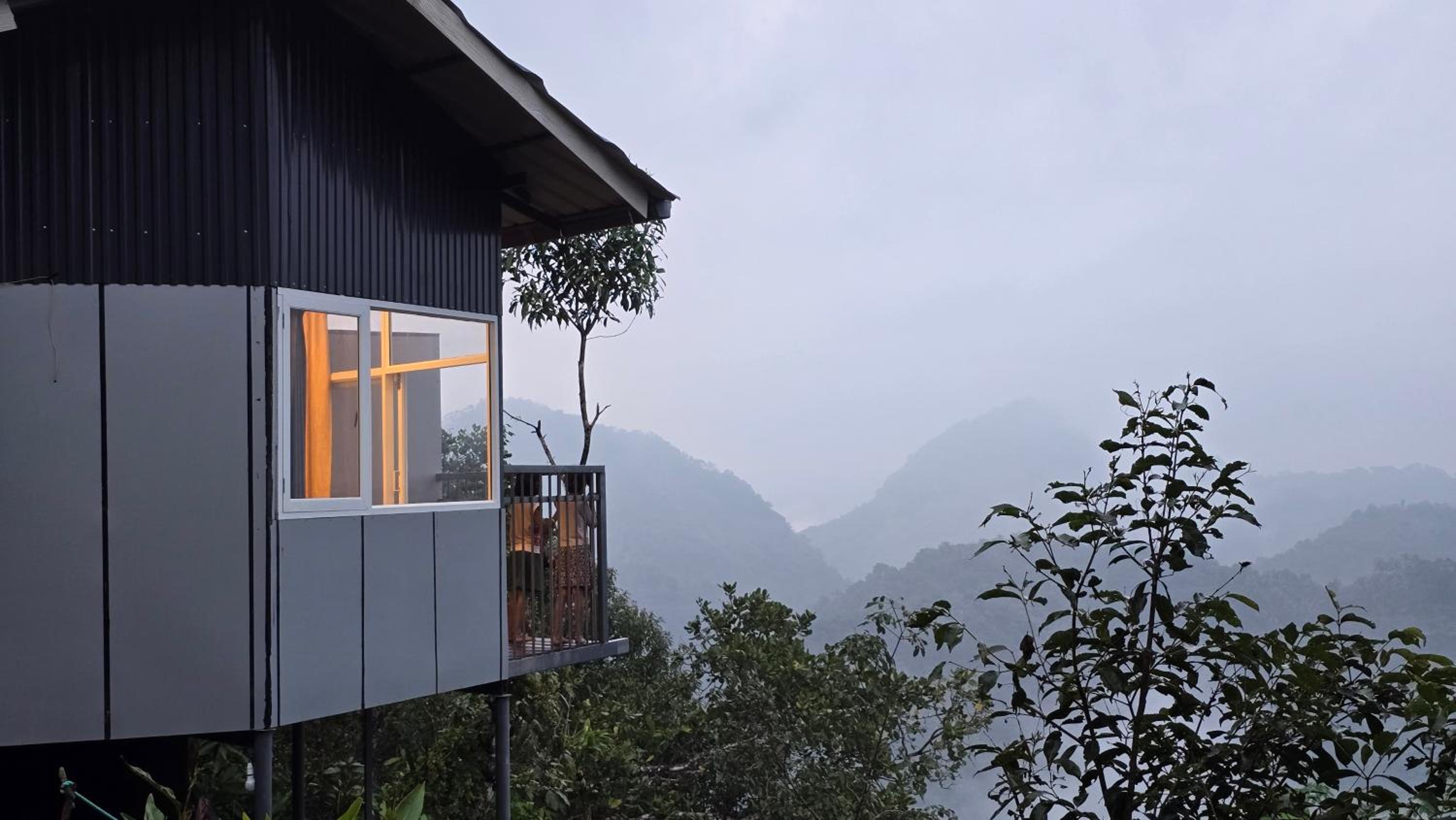 Serenehills Retreat with Hilltop pool
