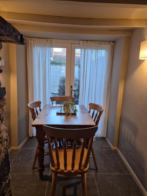 Cosy Cotswold Cottage