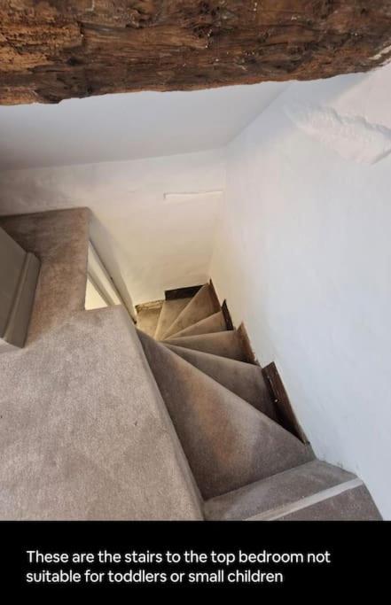 Cosy Cotswold Cottage