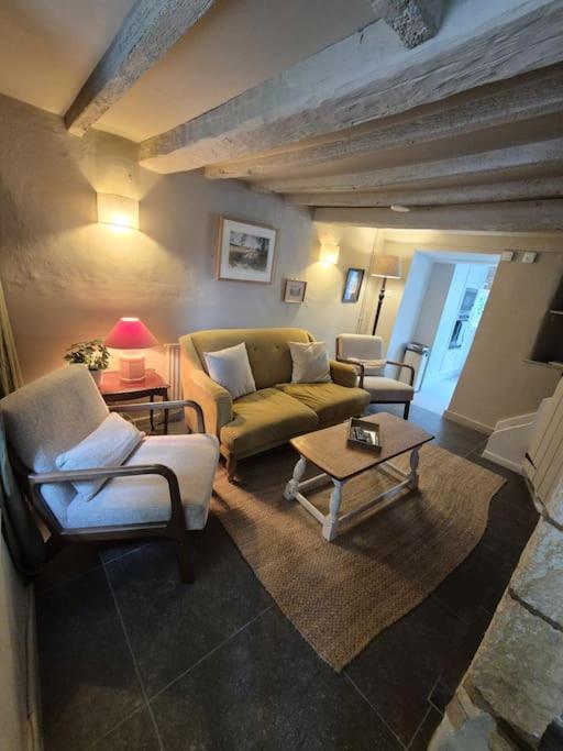 Cosy Cotswold Cottage