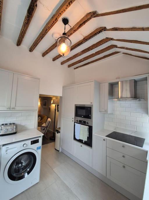 Cosy Cotswold Cottage
