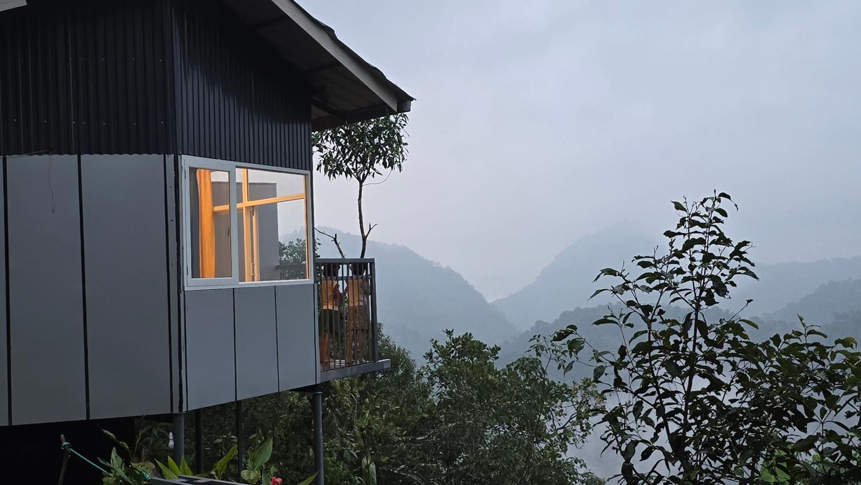 Serenehills Retreat with Hilltop pool