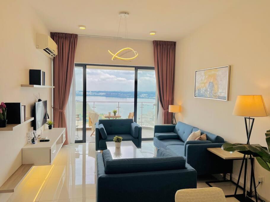 Country Garden Danga Bay Lovell by R9 HomeStay