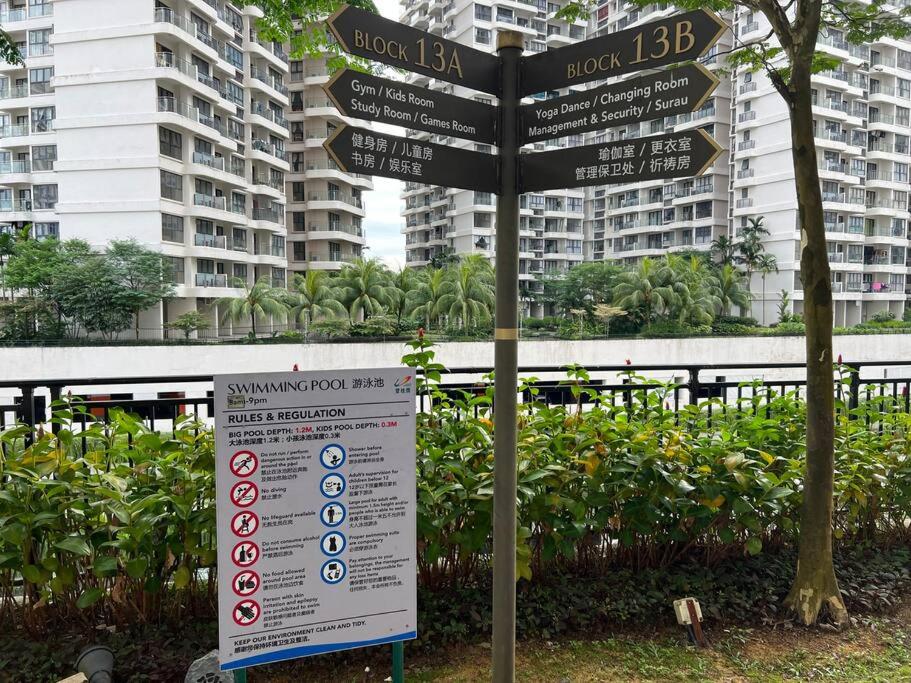 Country Garden Danga Bay Lovell by R9 HomeStay