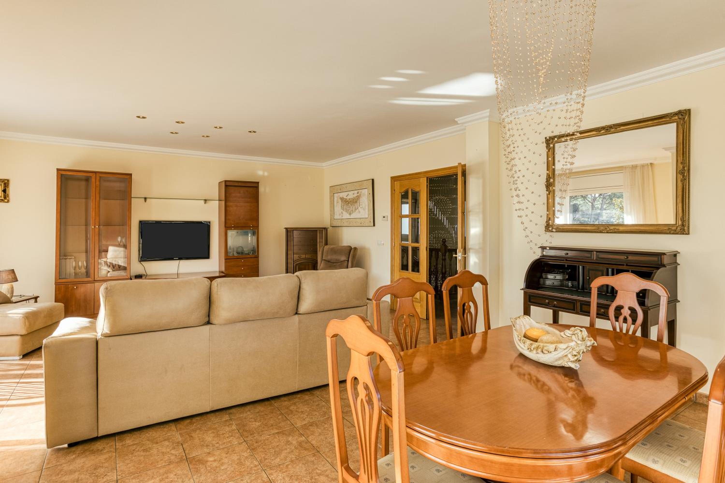 Villa Tiffany w pool and barbecue