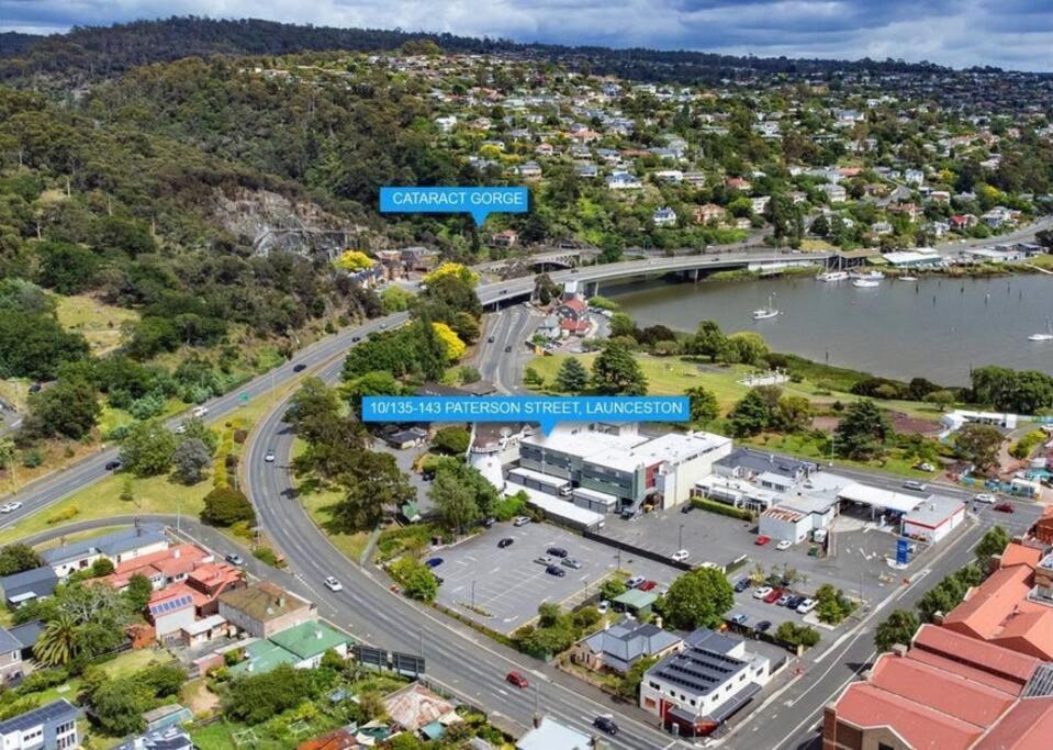 Cataract 7 - CBD 2 Br Free Parking