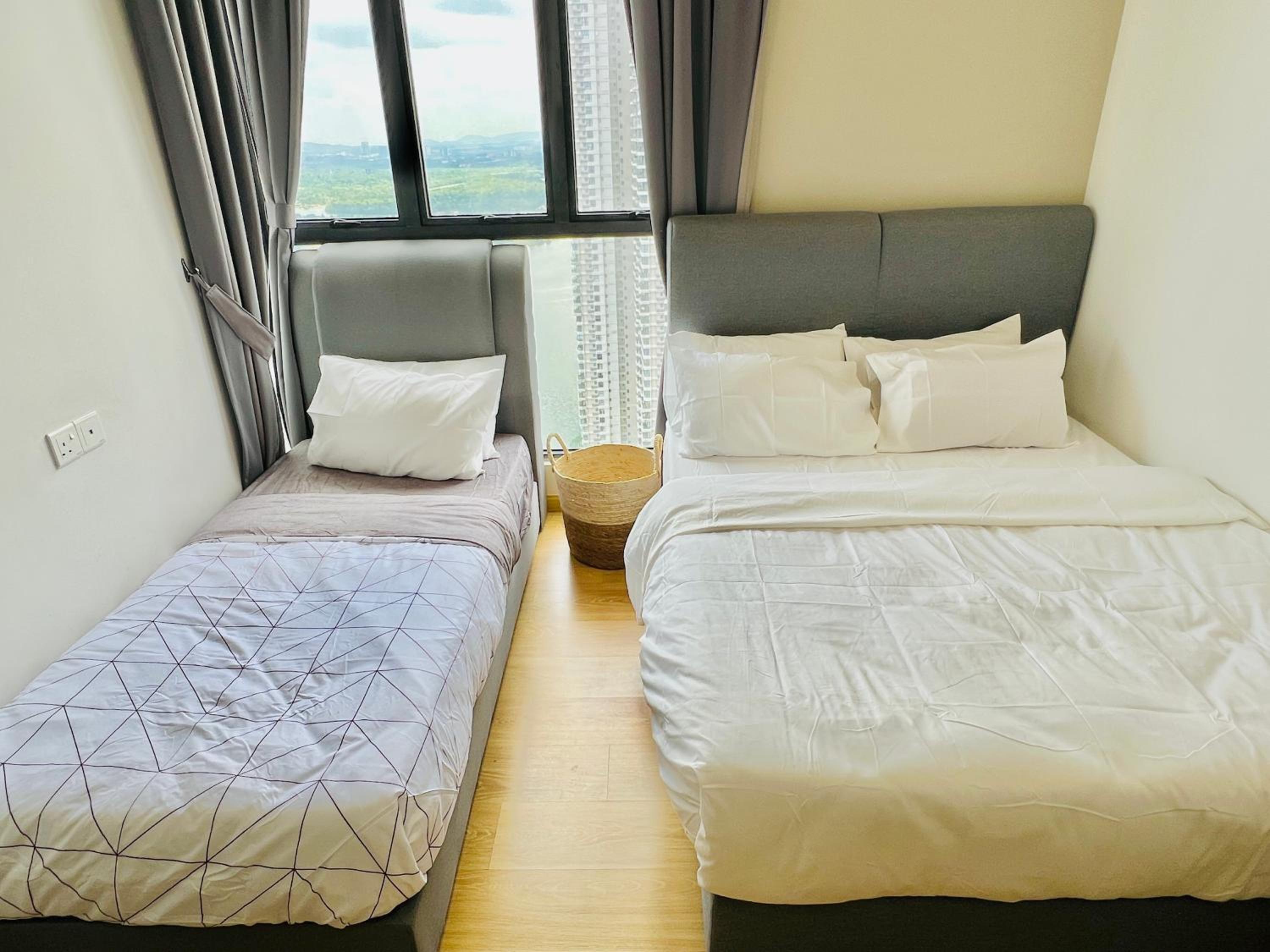 Country Garden Danga Bay Lovell by R9 HomeStay