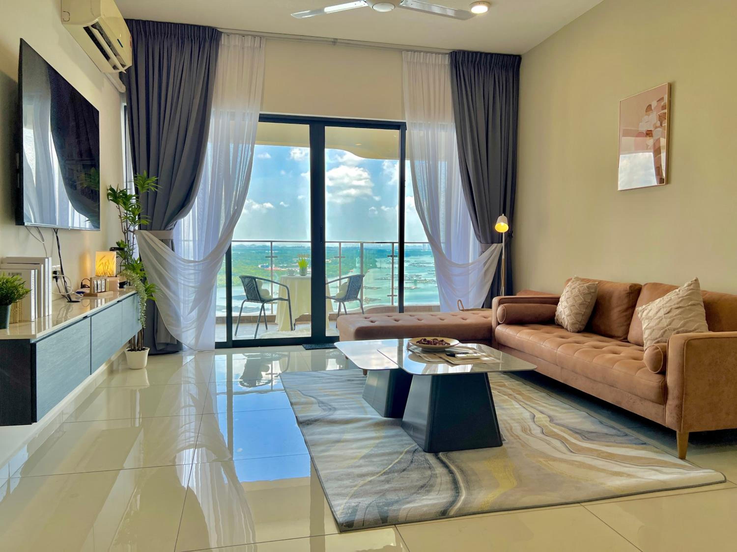 Country Garden Danga Bay Lovell by R9 HomeStay