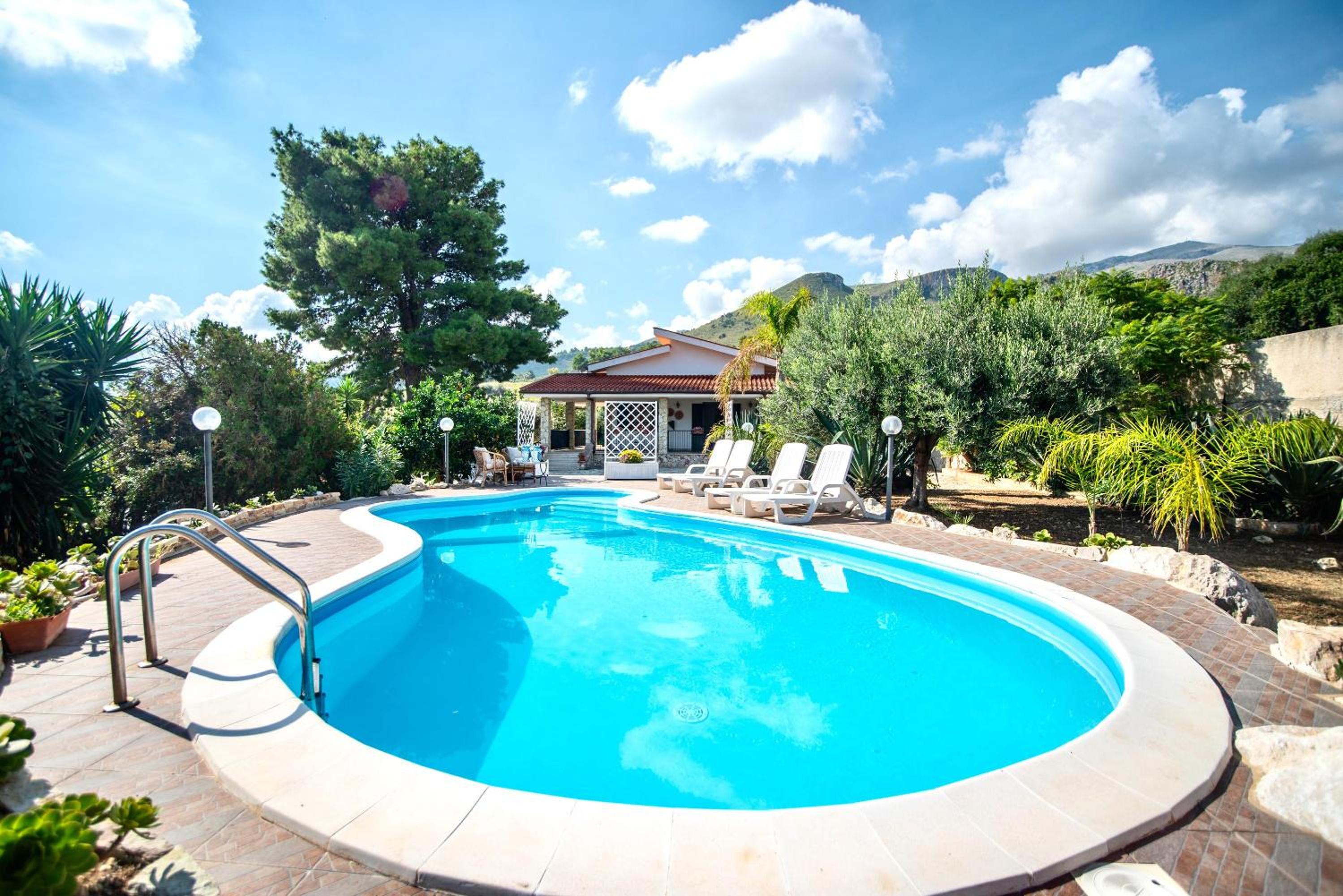 Villa Reyna en Scopello — recepcion & lobby