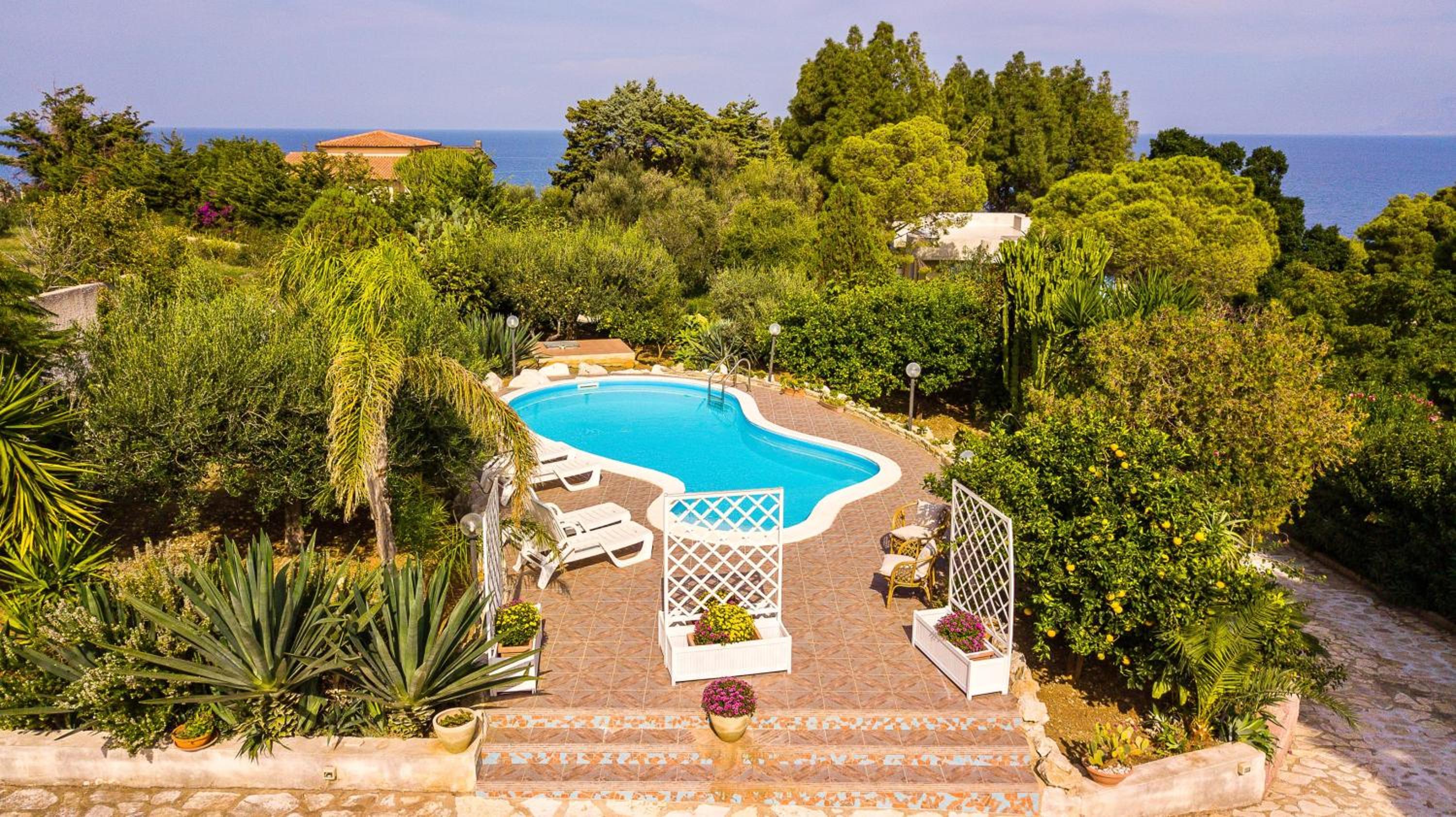 Villa Reyna en Scopello — recepcion & lobby