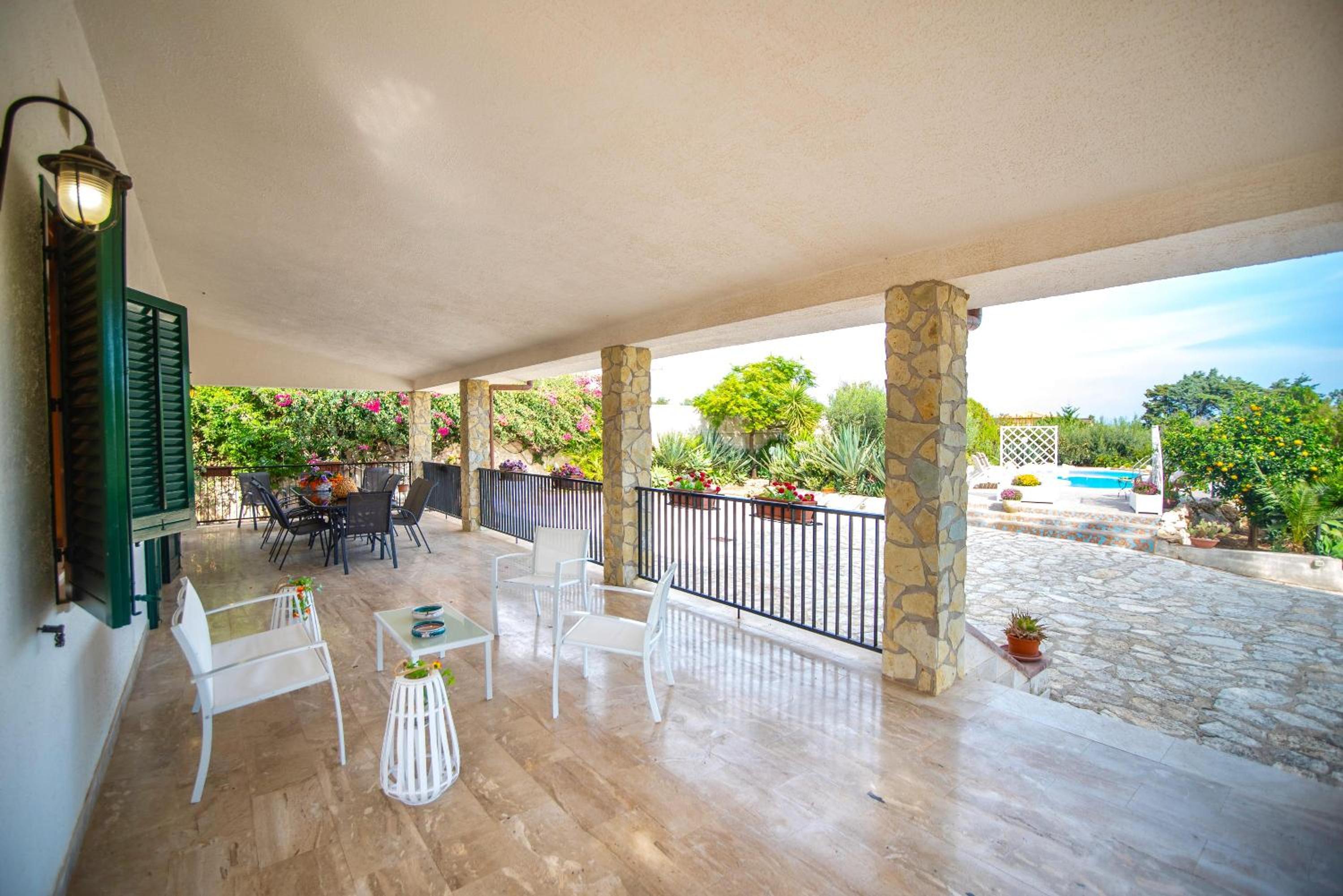 Villa Reyna en Scopello — balance & terrace