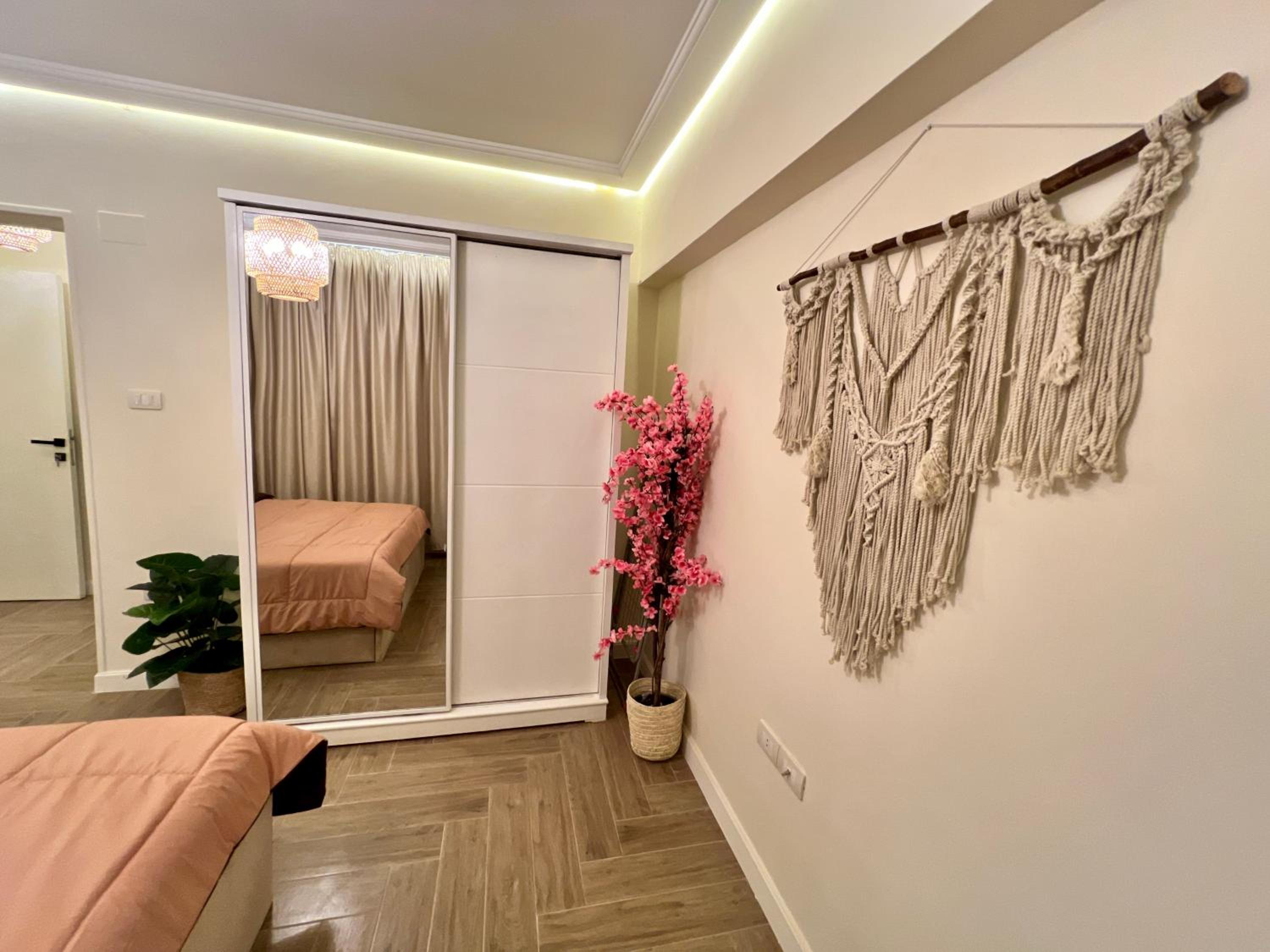 Boho 2BR Apartment with Garden View