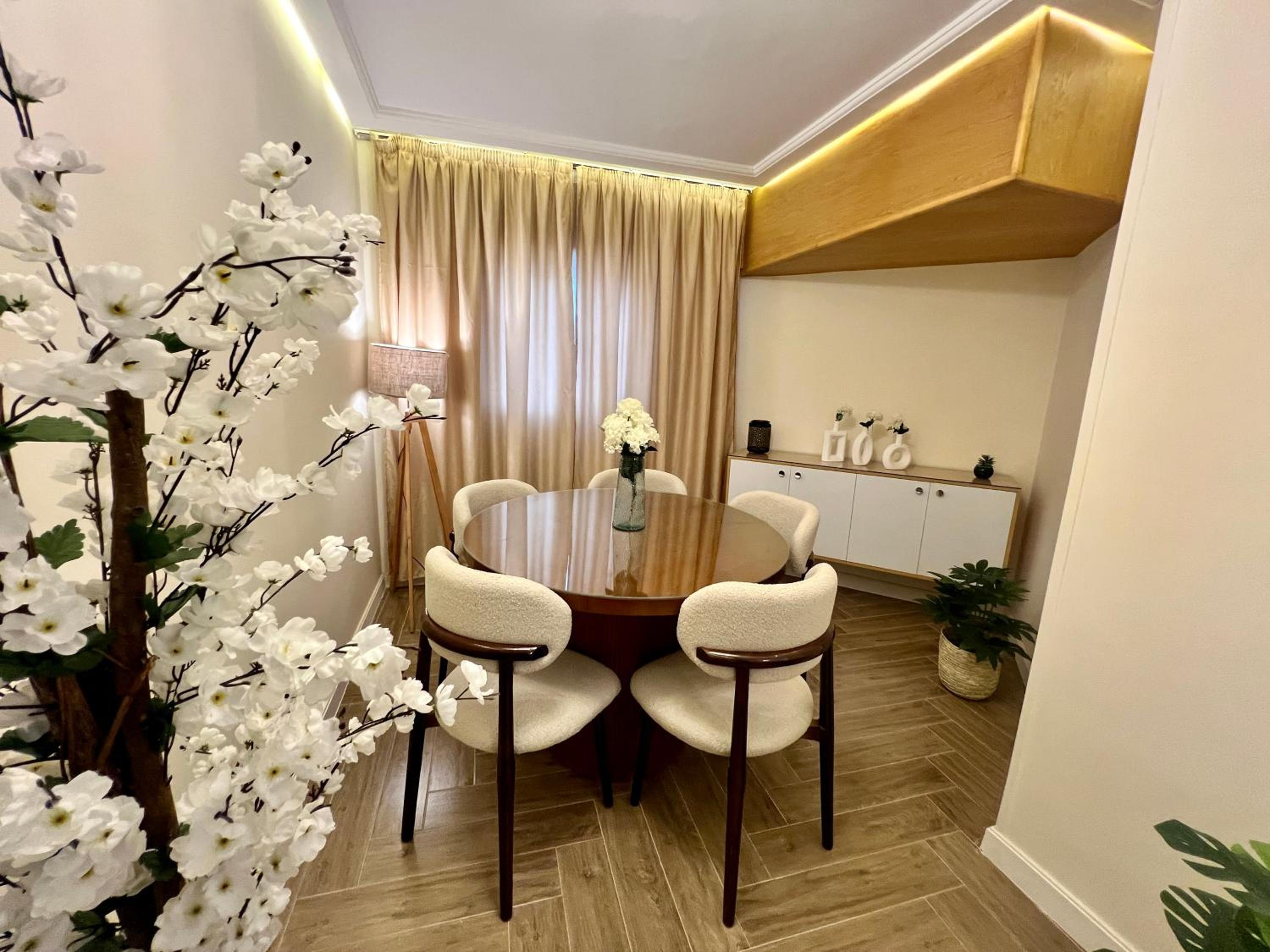 Boho 2BR Apartment with Garden View