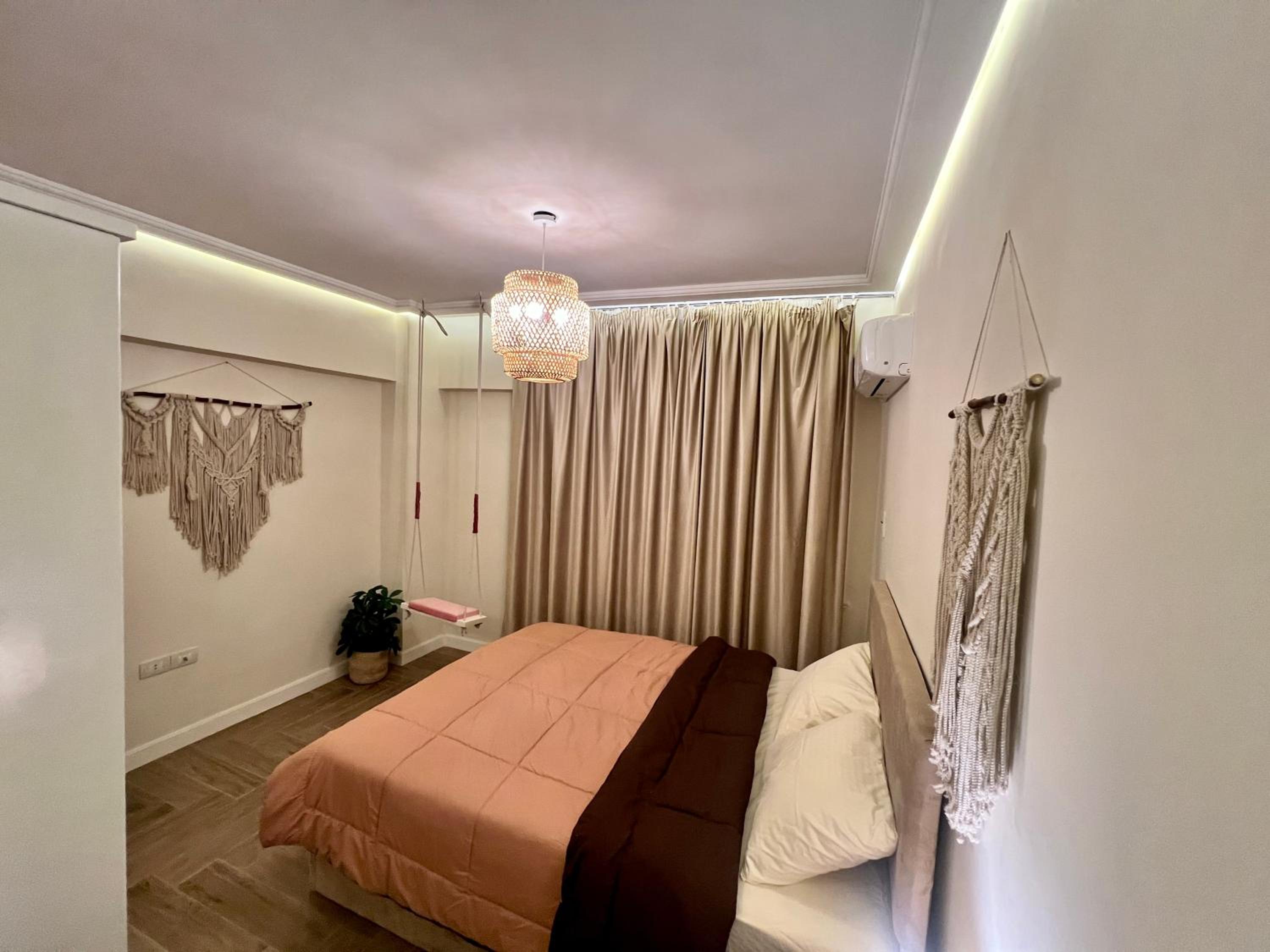 Boho 2BR Apartment with Garden View