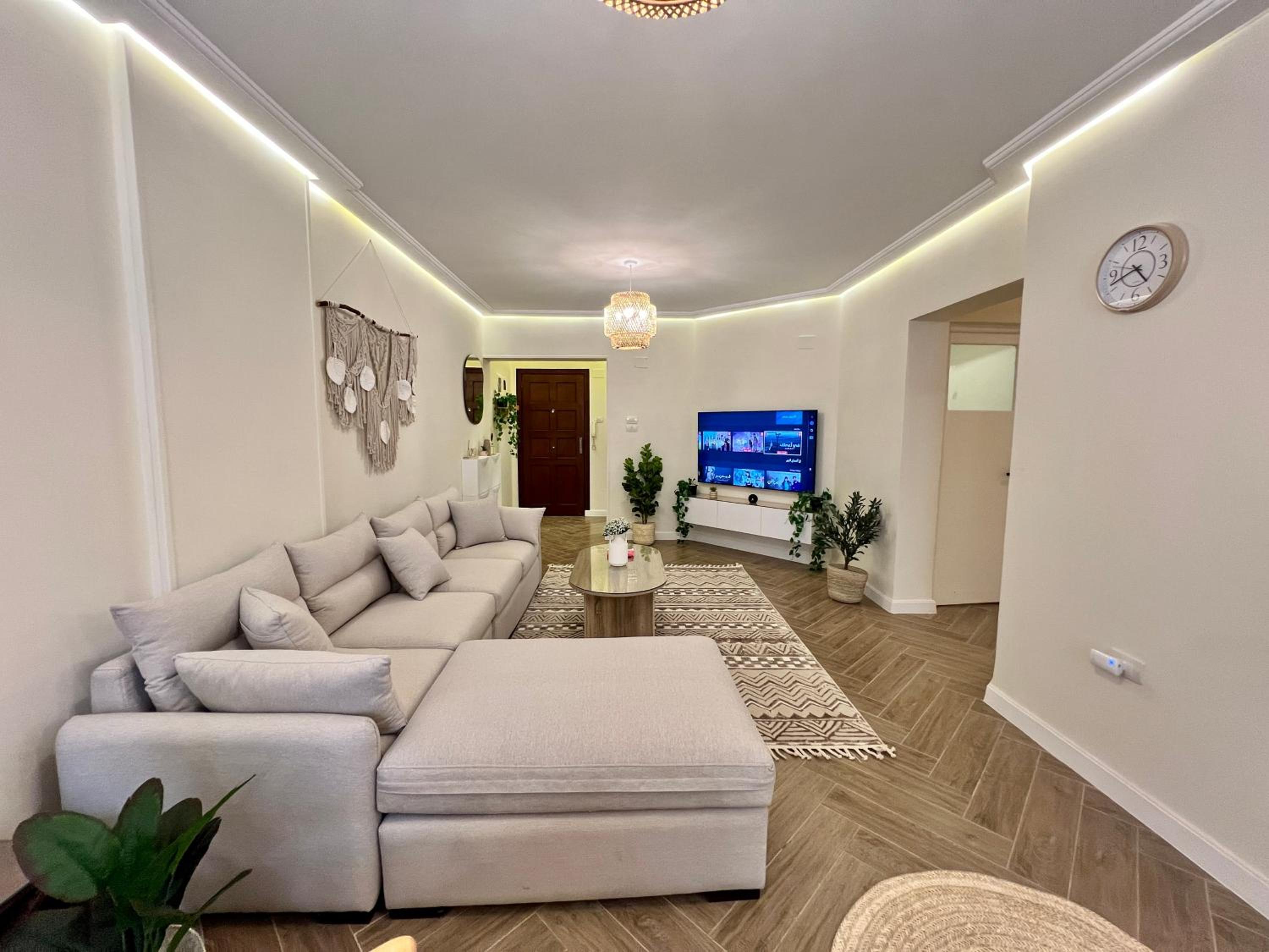 Boho 2BR Apartment with Garden View