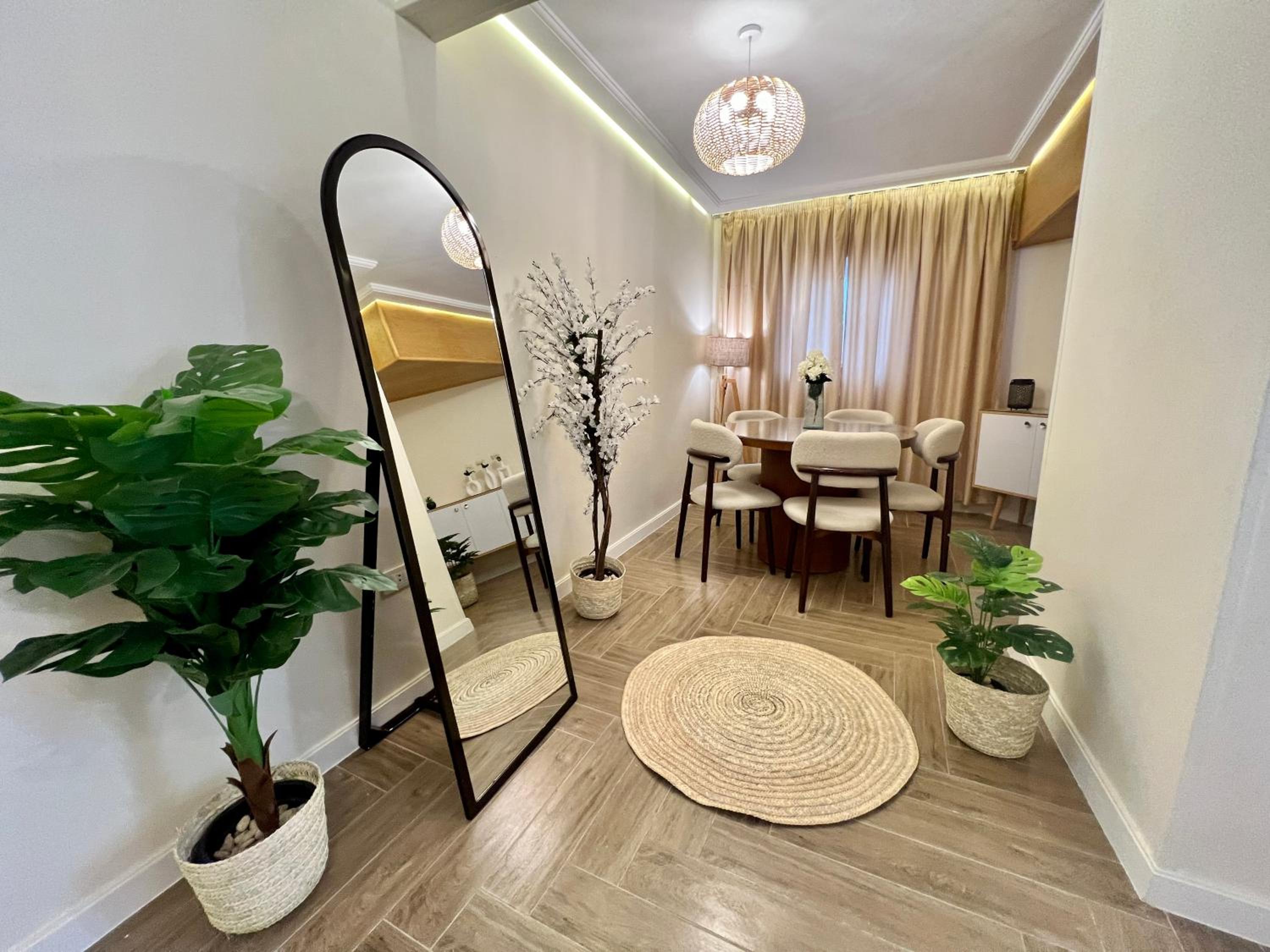 Boho 2BR Apartment with Garden View