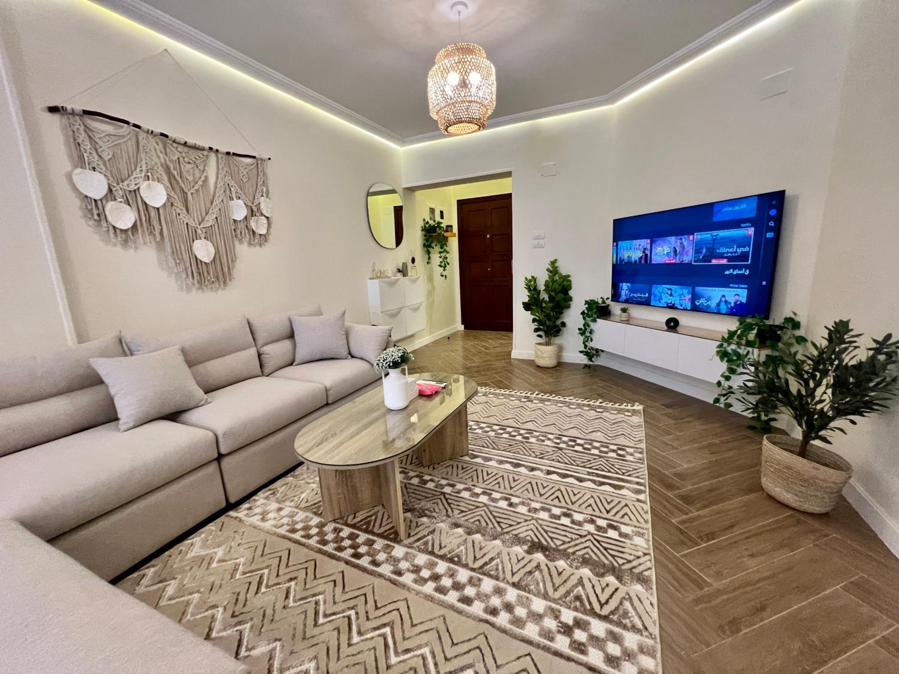 Boho 2BR Apartment with Garden View