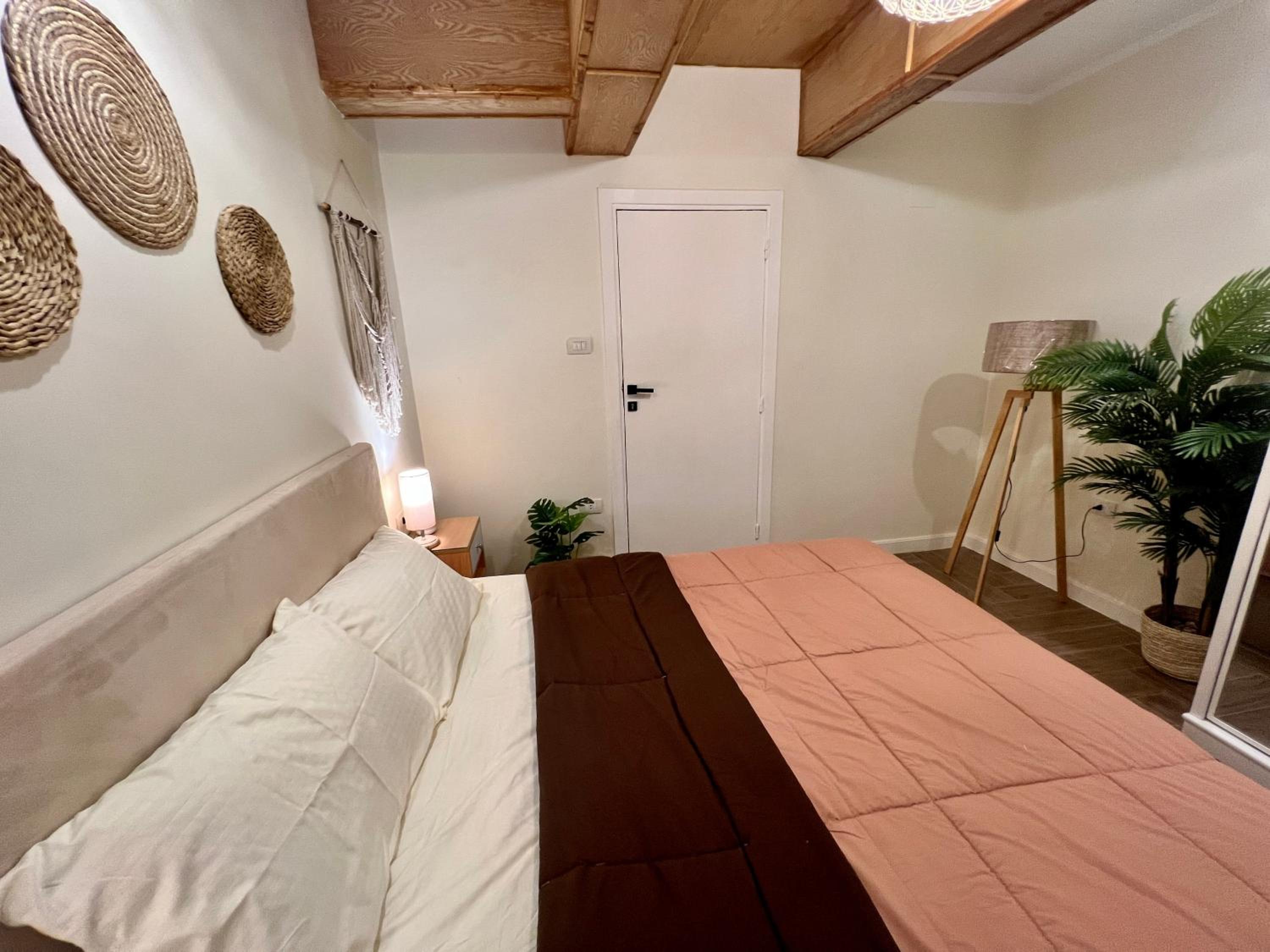 Boho 2BR Apartment with Garden View
