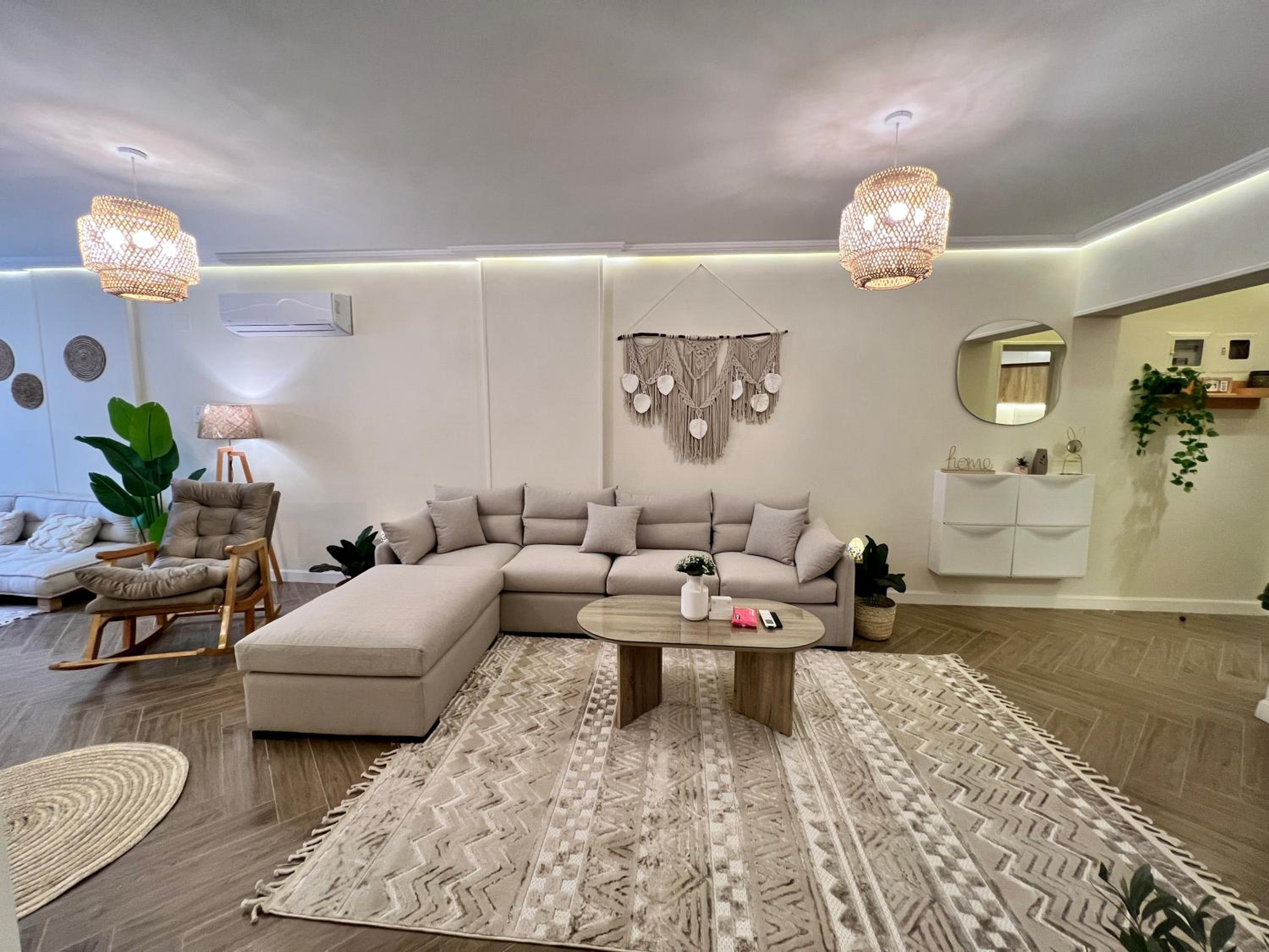 Boho 2BR Apartment with Garden View
