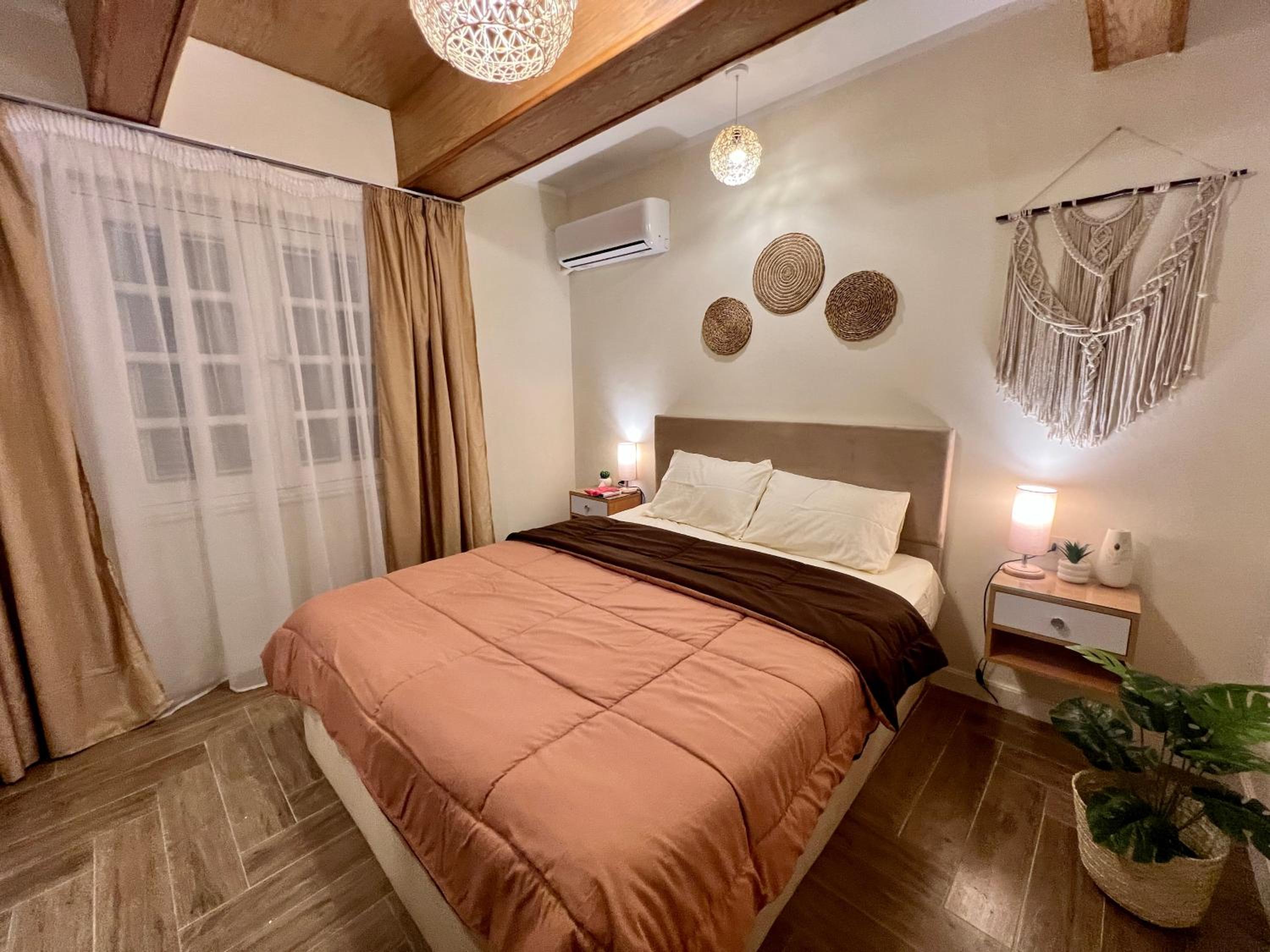 Boho 2BR Apartment with Garden View