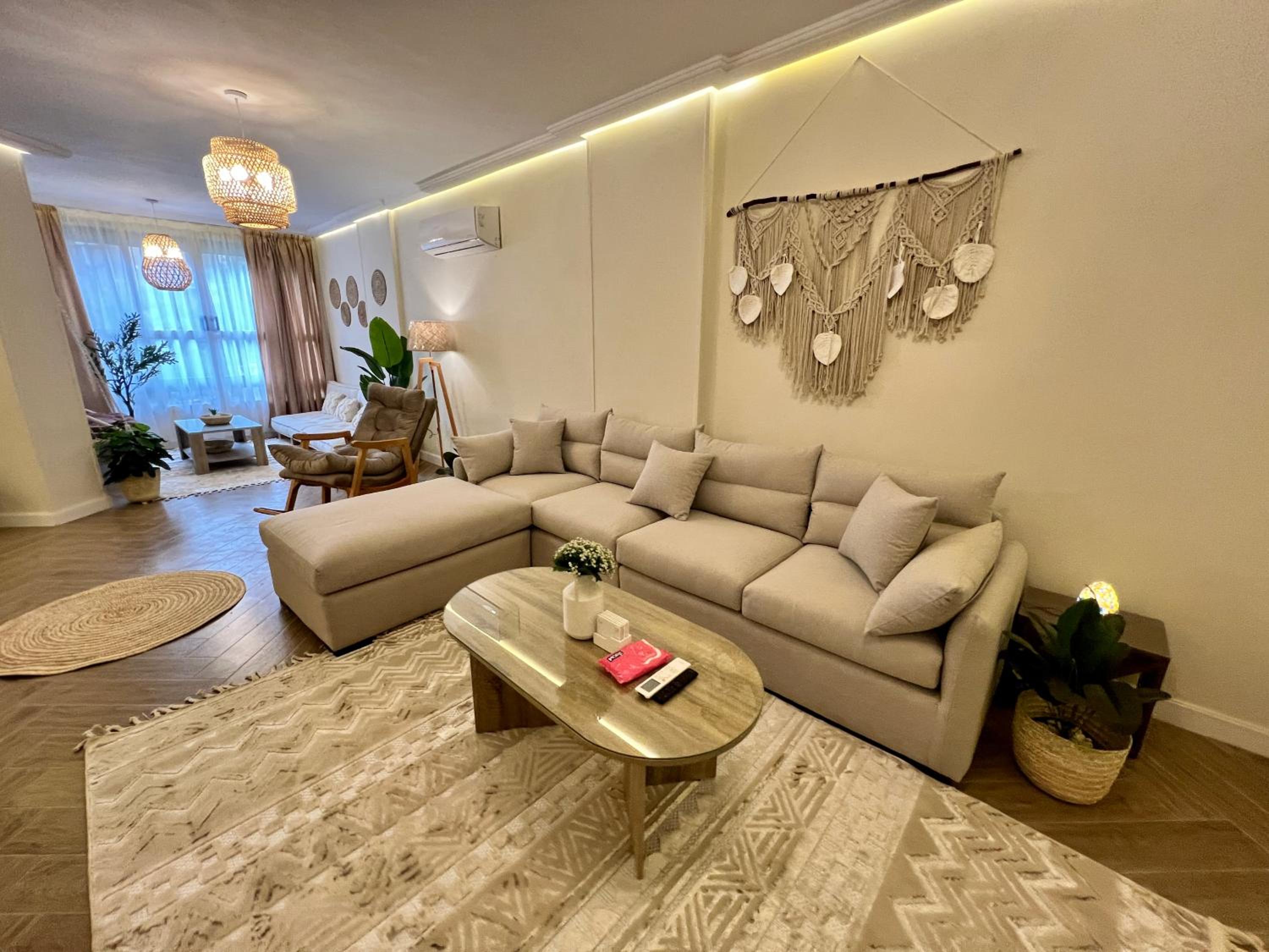 Boho 2BR Apartment with Garden View