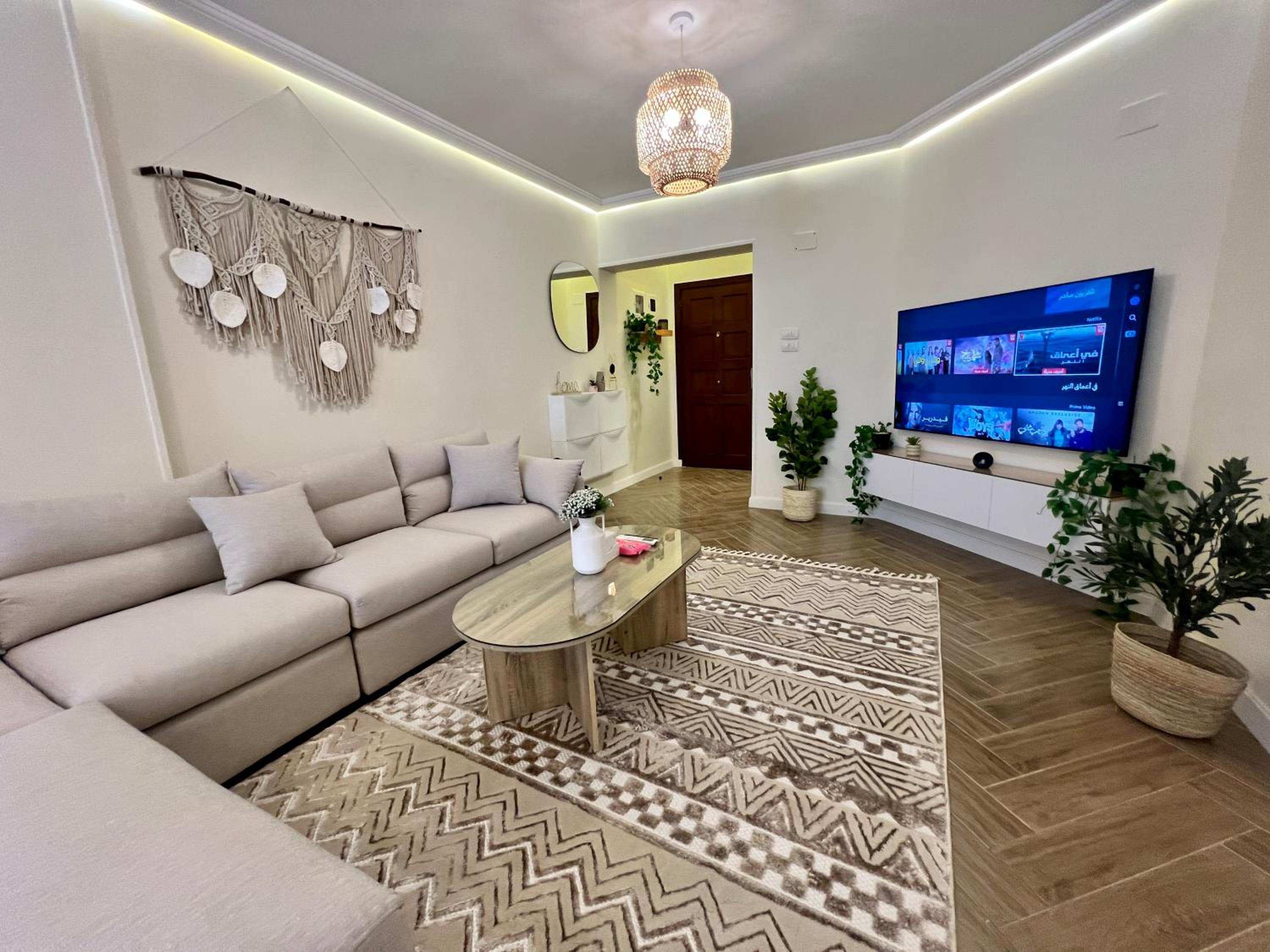 Boho 2BR Apartment with Garden View