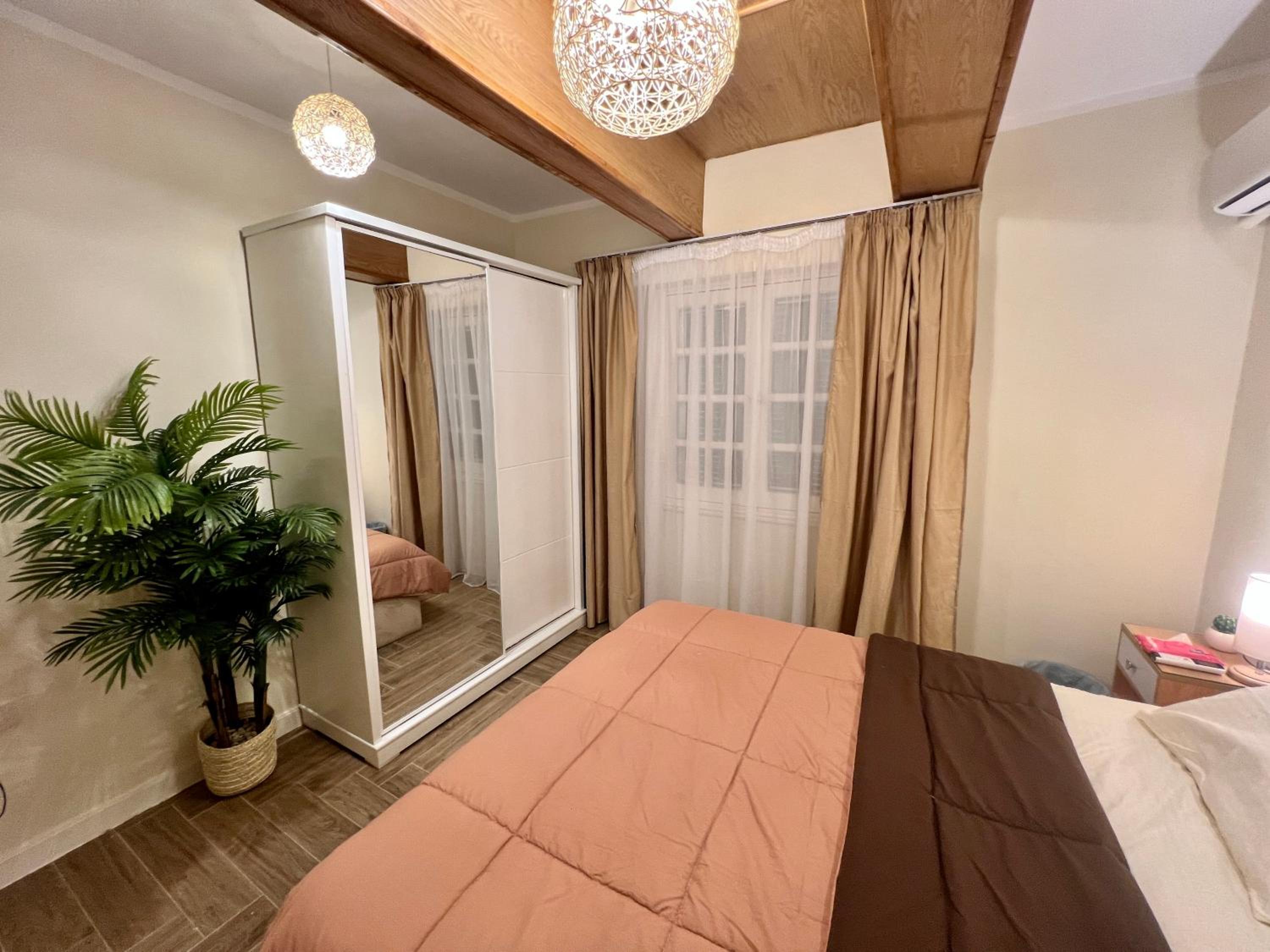 Boho 2BR Apartment with Garden View