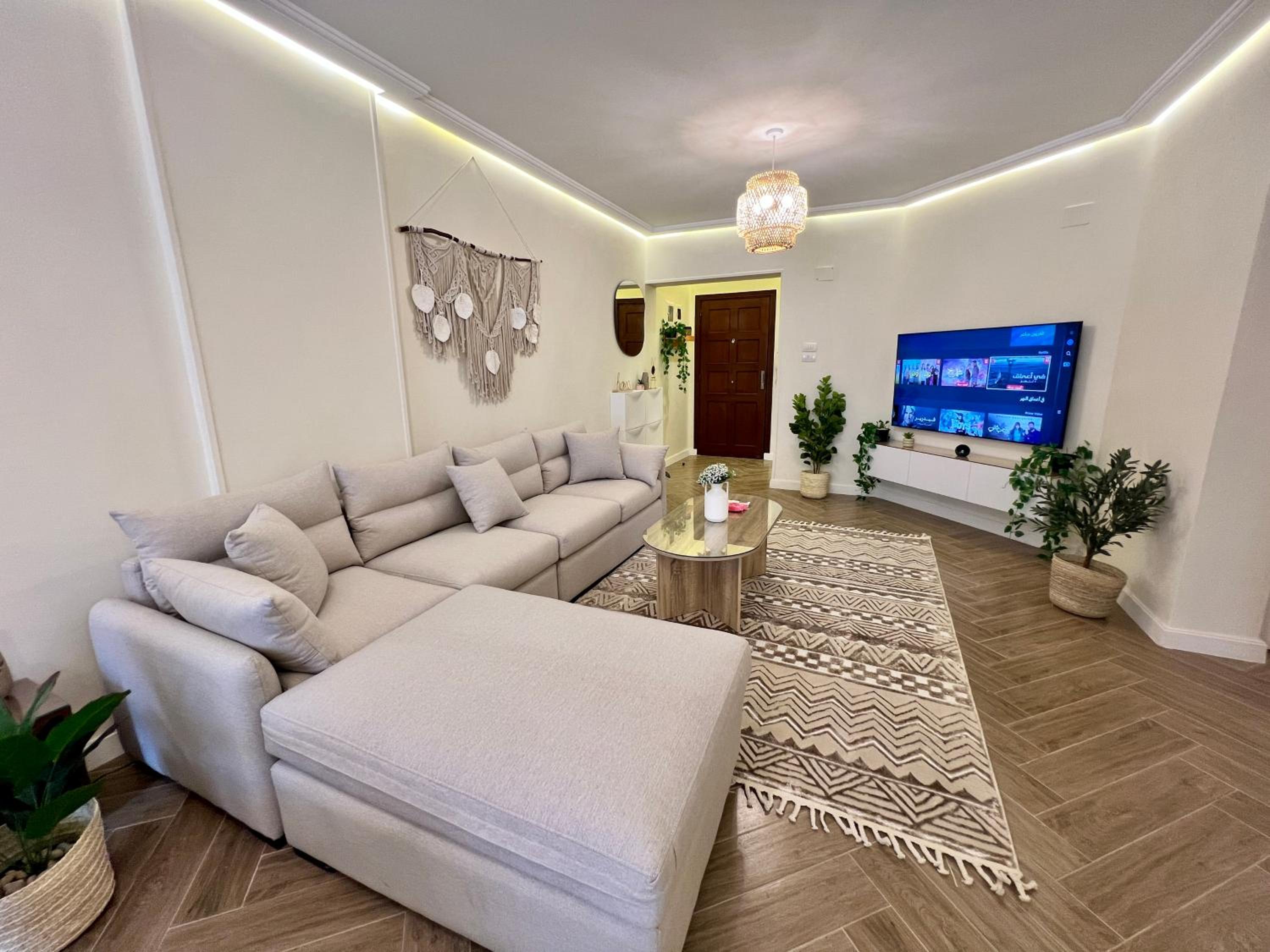 Boho 2BR Apartment with Garden View