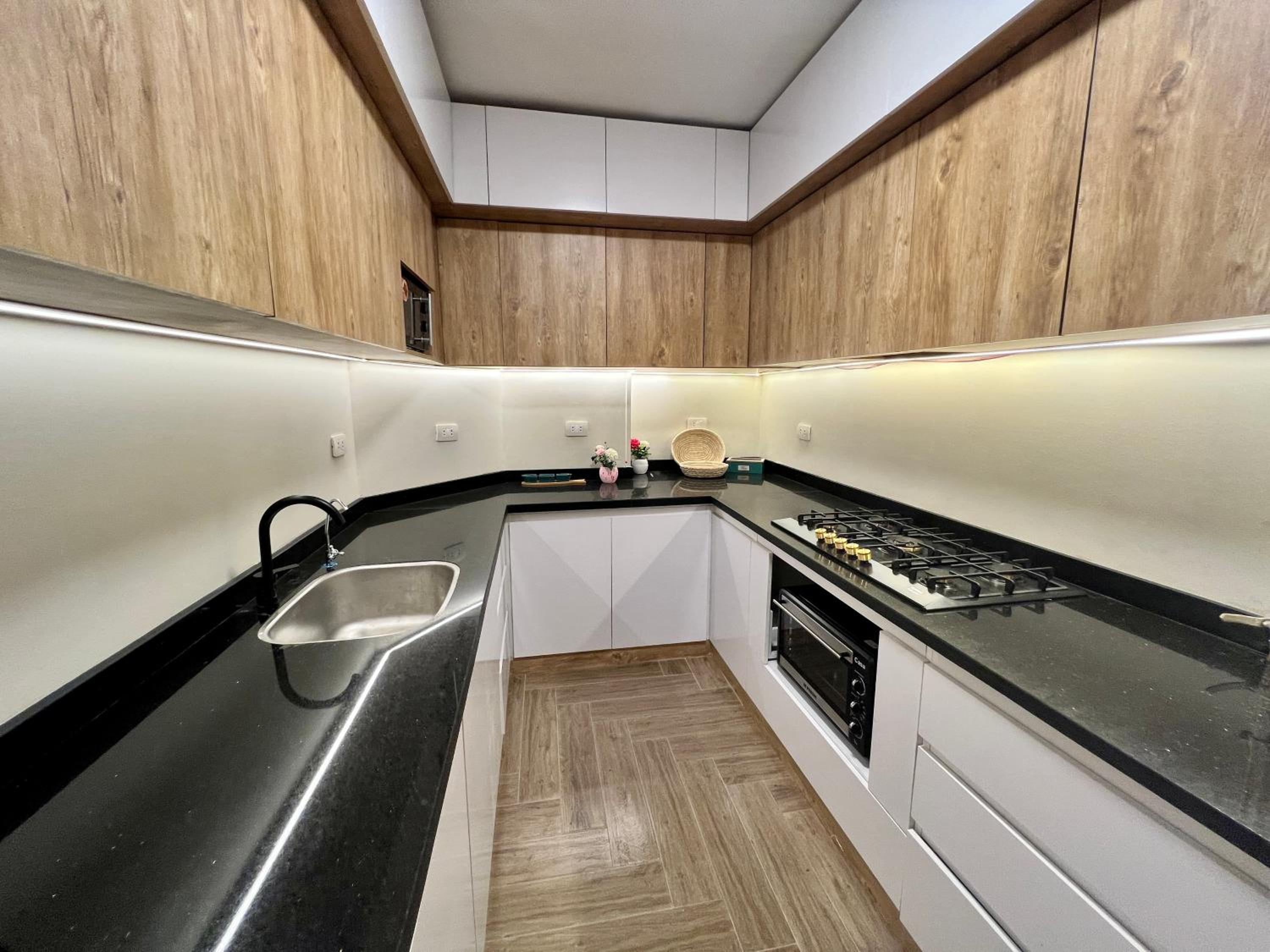 Boho 2BR Apartment with Garden View