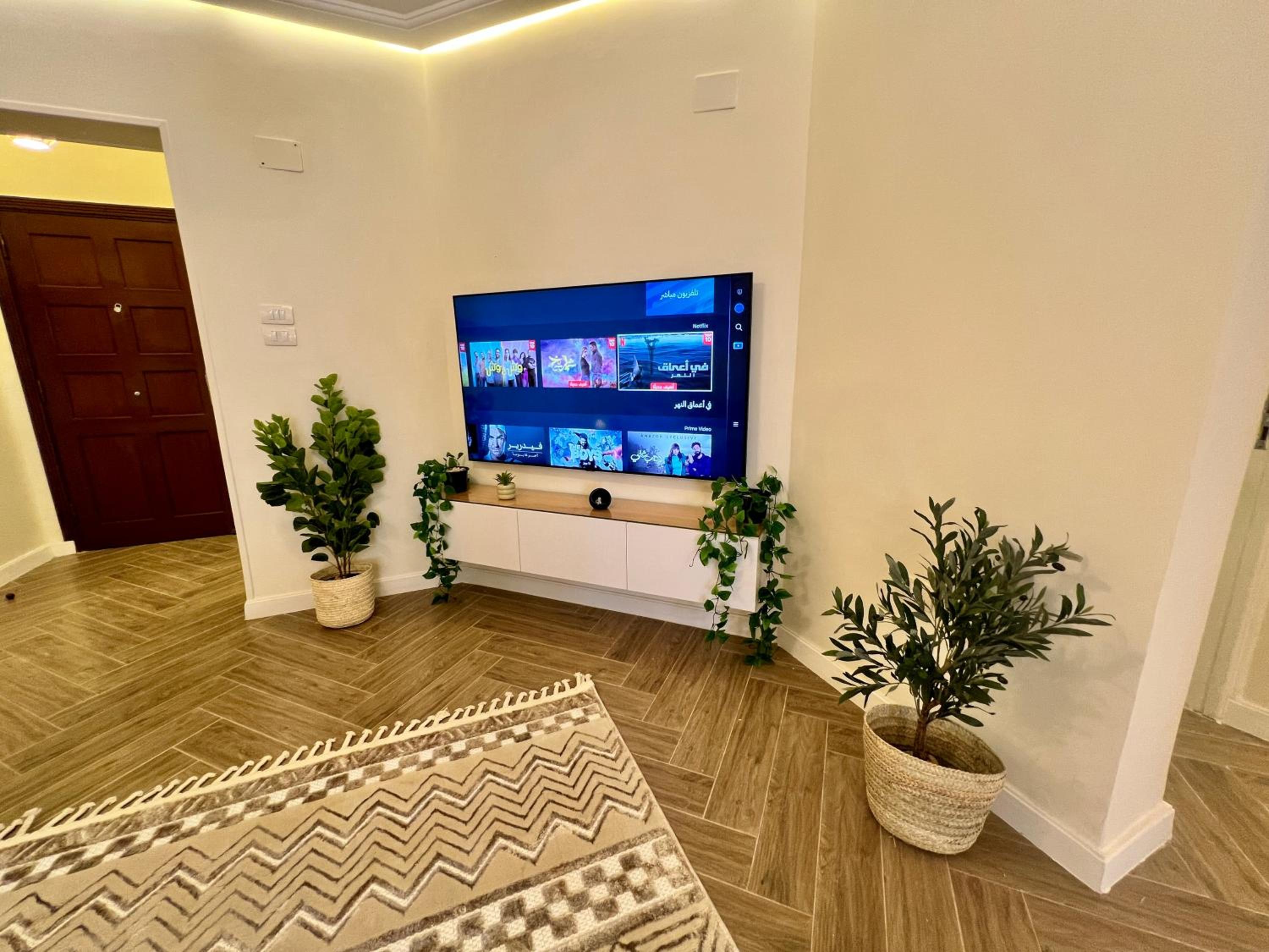 Boho 2BR Apartment with Garden View