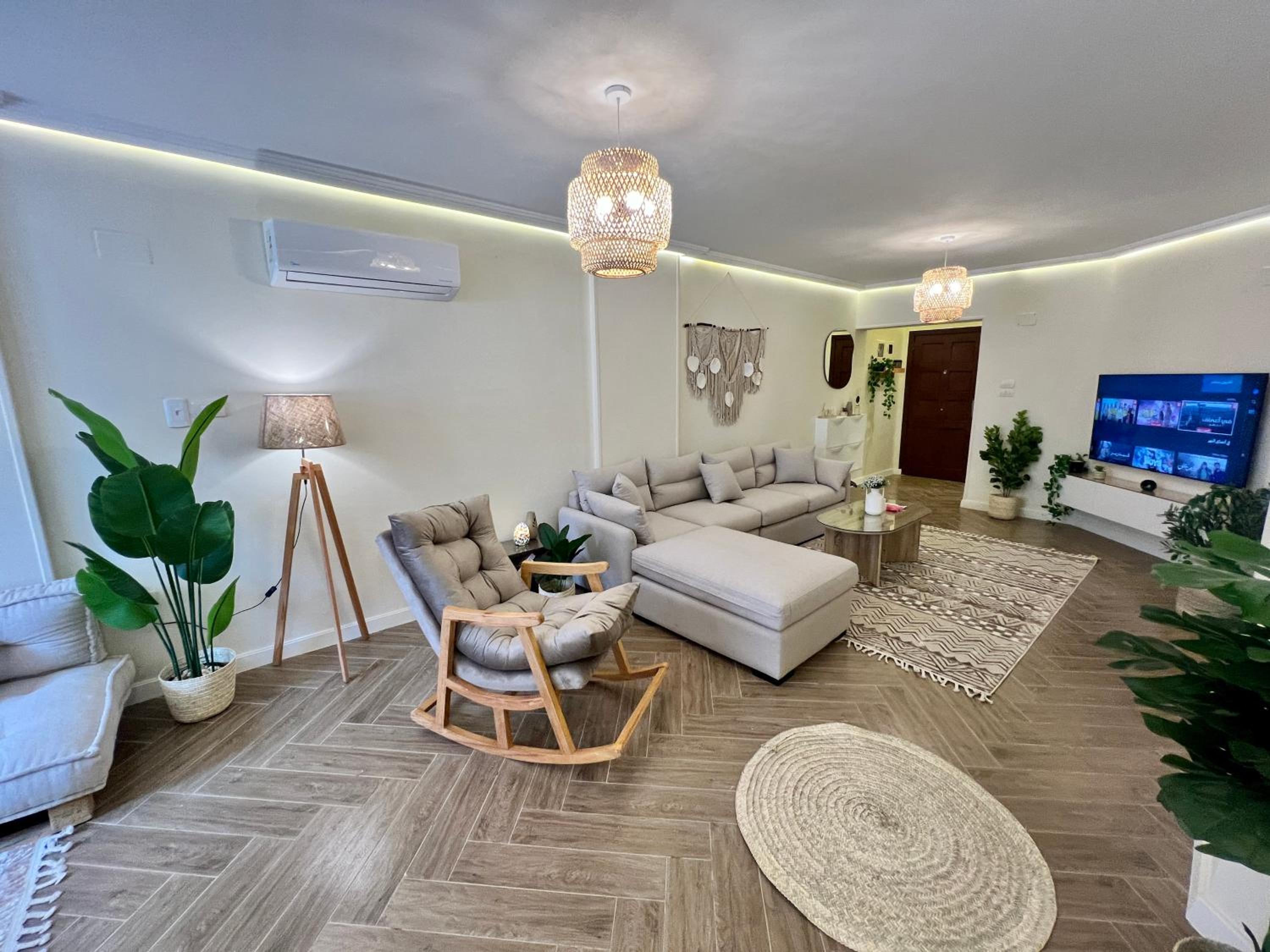 Boho 2BR Apartment with Garden View
