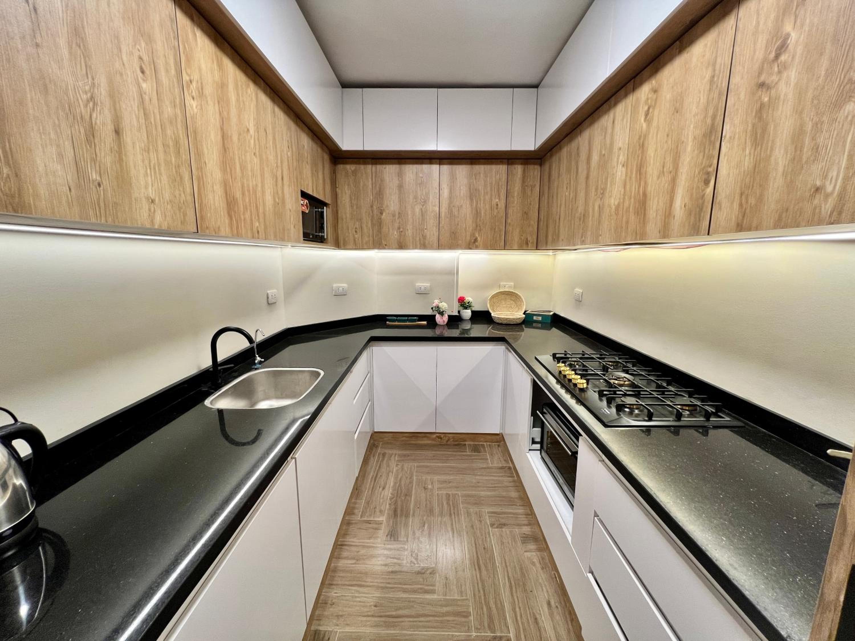 Boho 2BR Apartment with Garden View