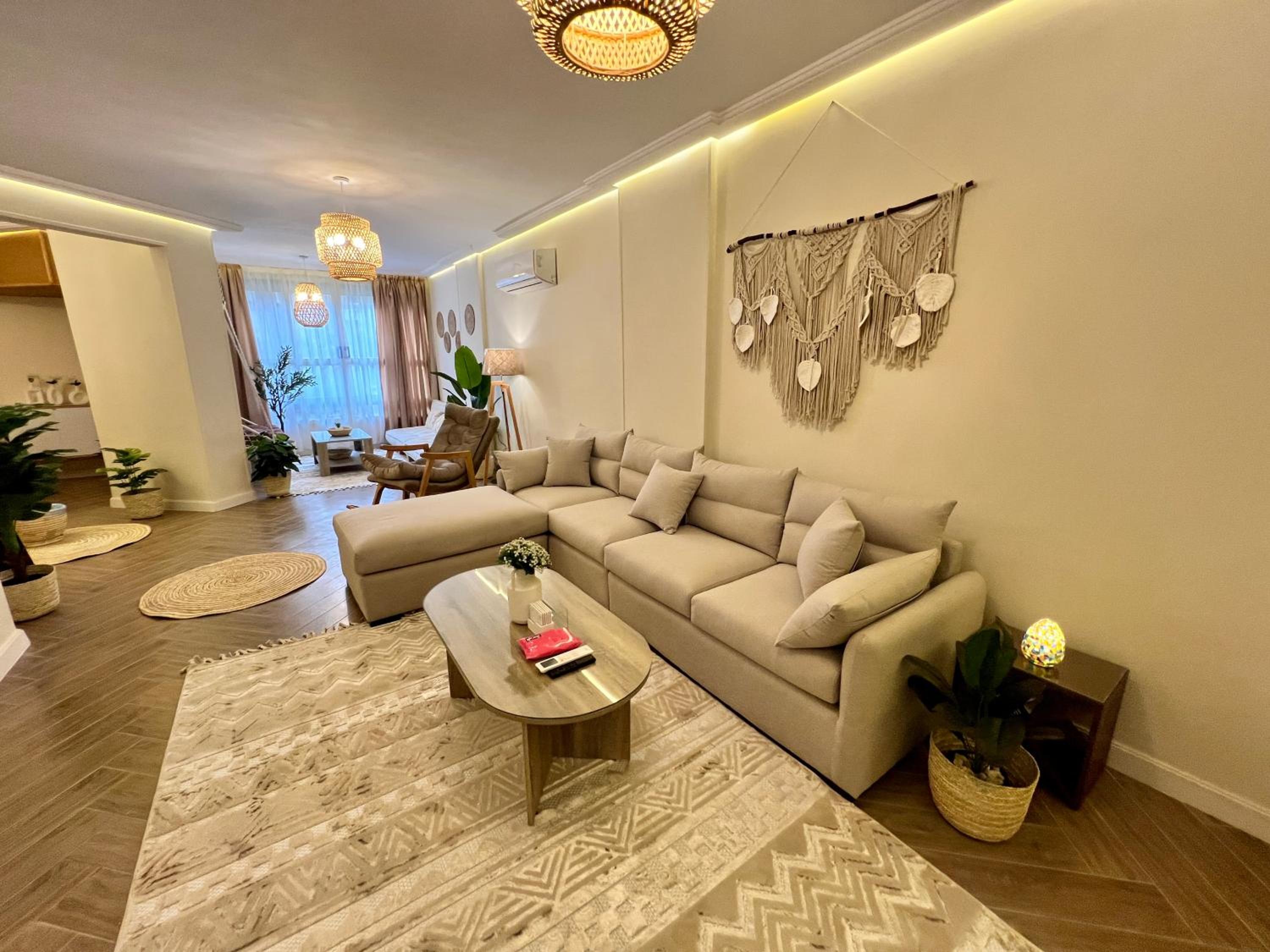 Boho 2BR Apartment with Garden View