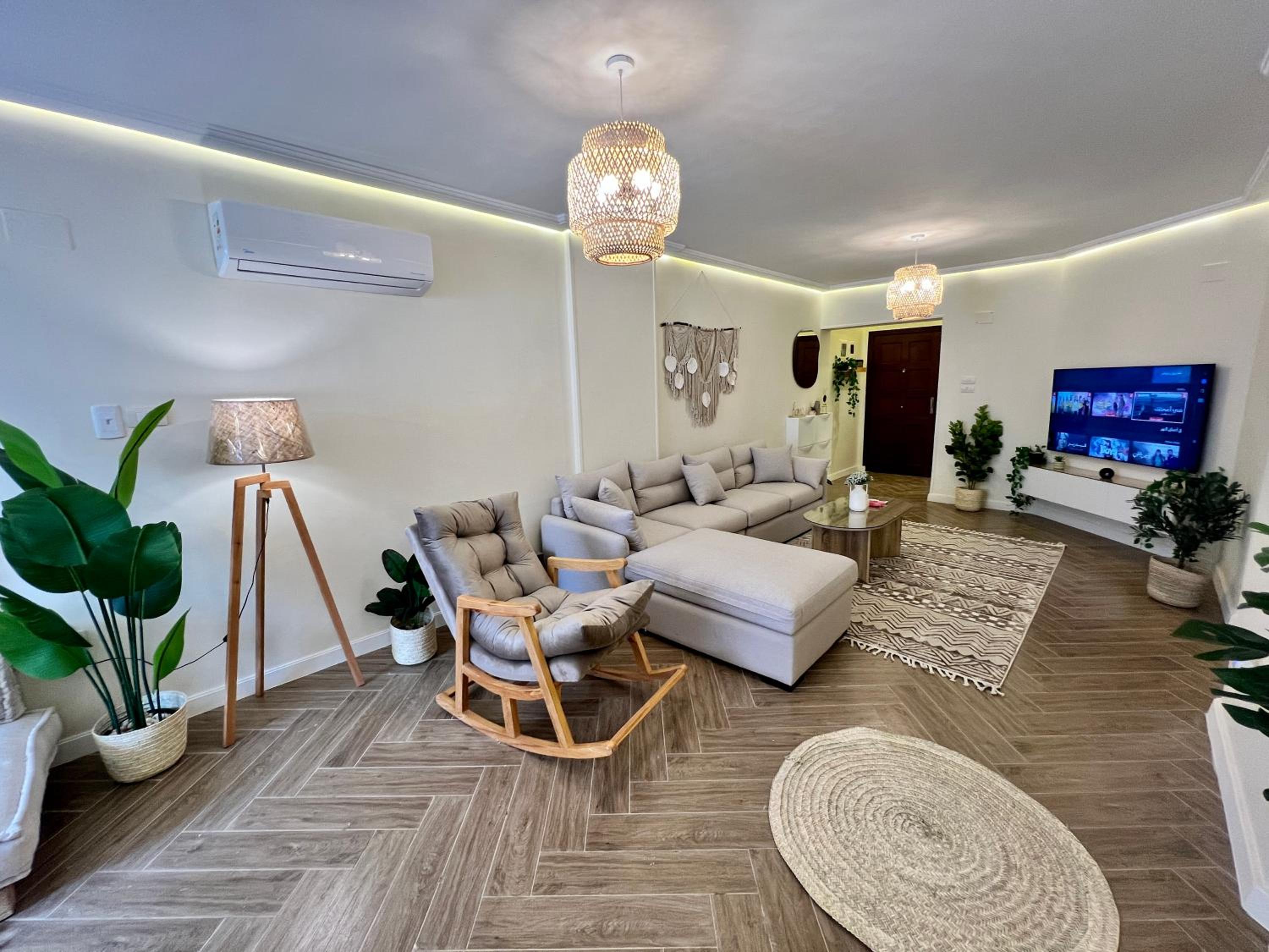 Boho 2BR Apartment with Garden View