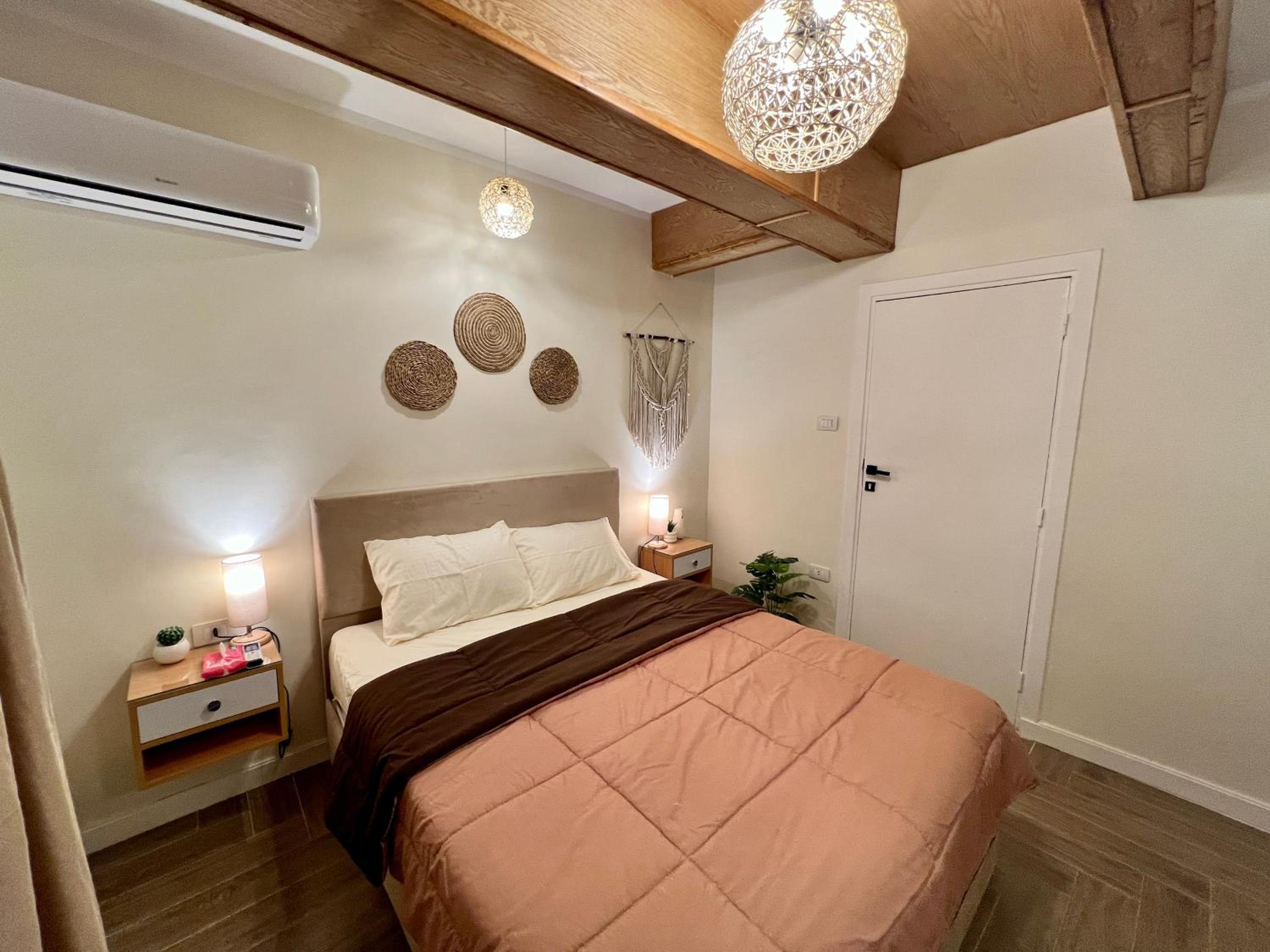 Boho 2BR Apartment with Garden View
