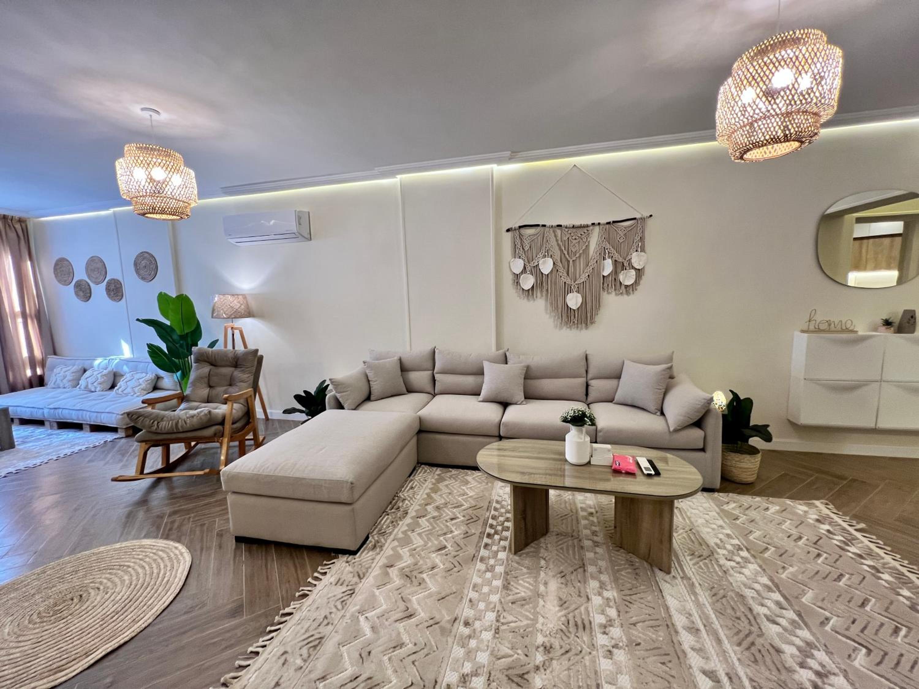 Boho 2BR Apartment with Garden View