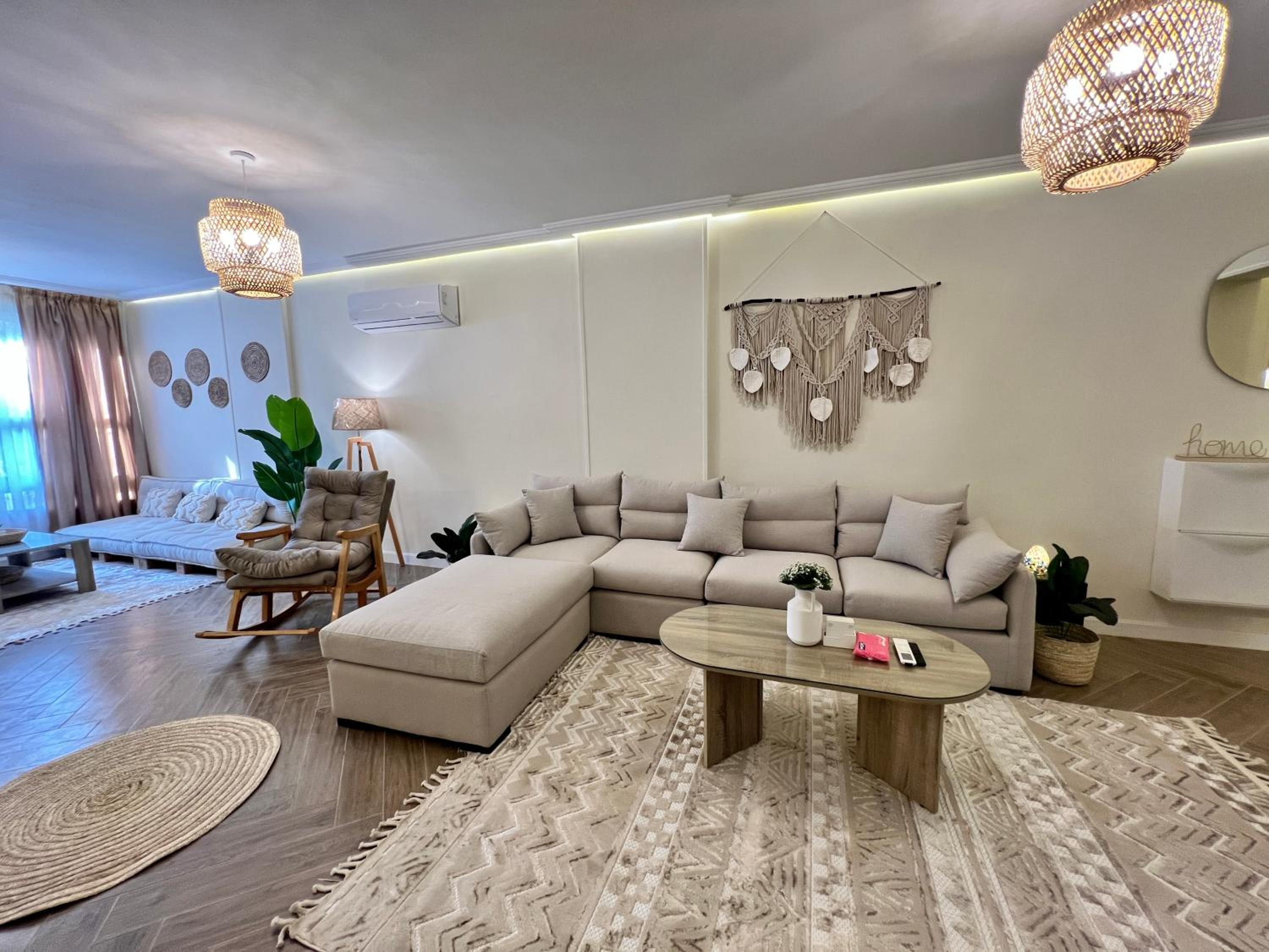 Boho 2BR Apartment with Garden View